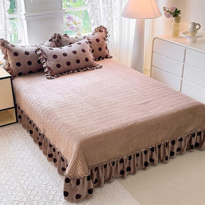 91家纺网 家纺一手货源 找家纺 韩约家纺 2025新款韩式蝴蝶结牛奶绒床盖款四件套 圆梦咖