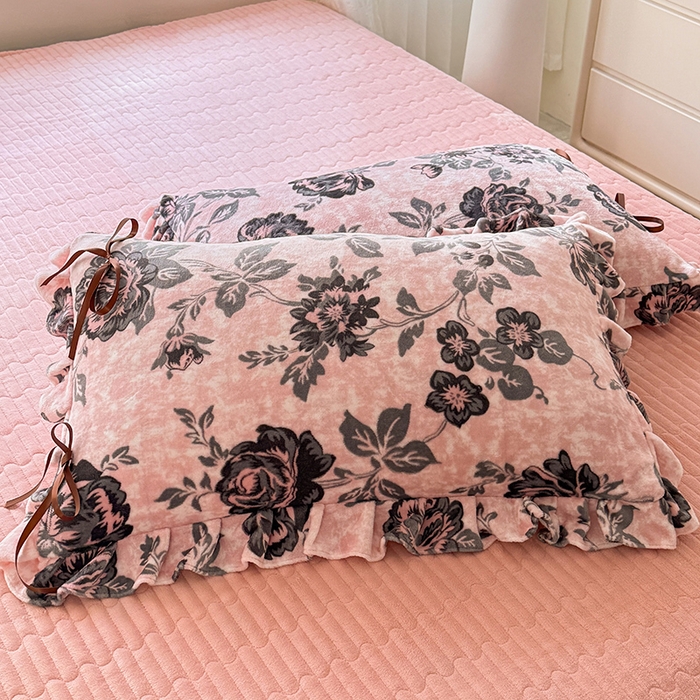91家纺网 家纺一手货源 找家纺 韩约家纺 2025新款韩式蝴蝶结牛奶绒床盖款四件套 花枝韵