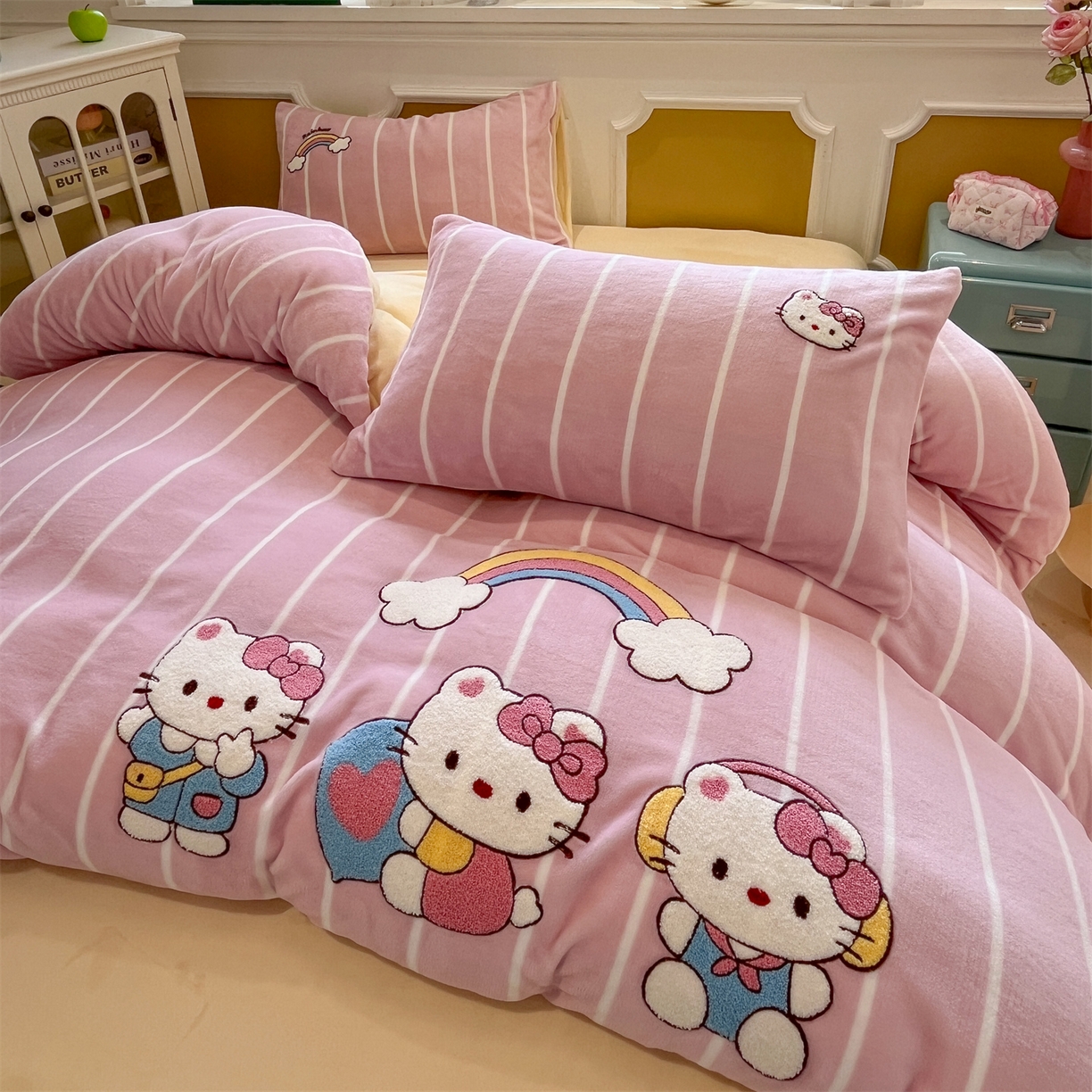 91家纺网 家纺一手货源 找家纺 星座家纺 2025新款A类卡通200g牛奶绒毛巾绣四件套 彩虹梦乡