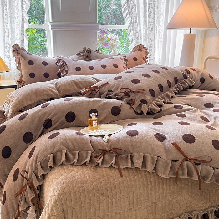 91家纺网 家纺一手货源 找家纺 韩约家纺 2025新款韩式蝴蝶结牛奶绒床盖款四件套 圆梦咖