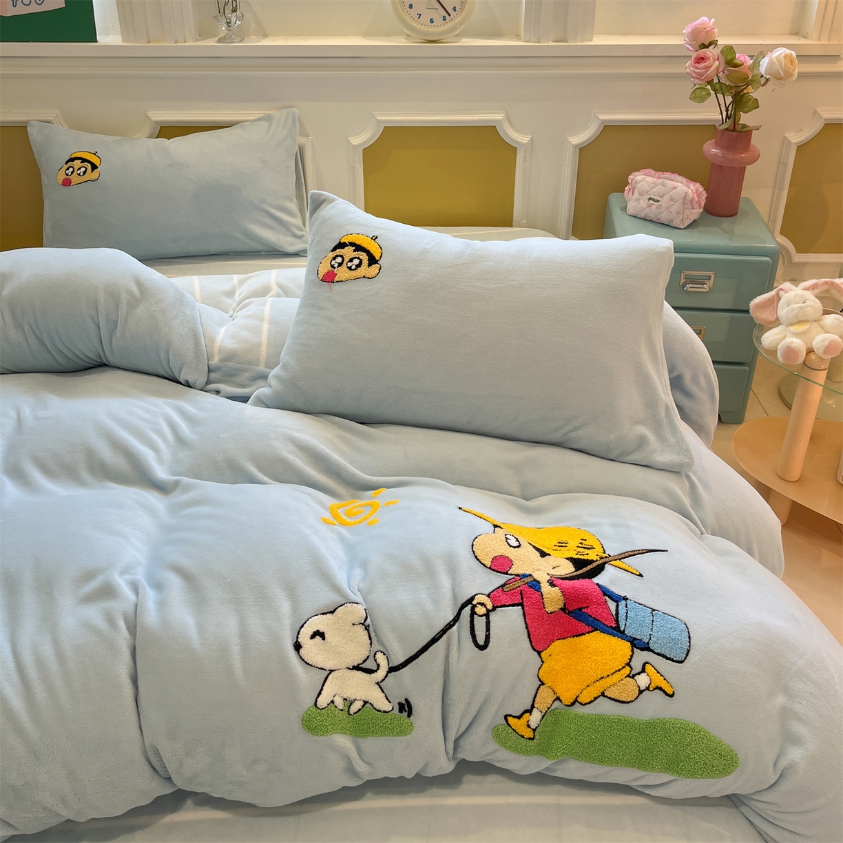 91家纺网 家纺一手货源 找家纺 星座家纺 2025新款A类卡通200g牛奶绒毛巾绣四件套 春日漫游