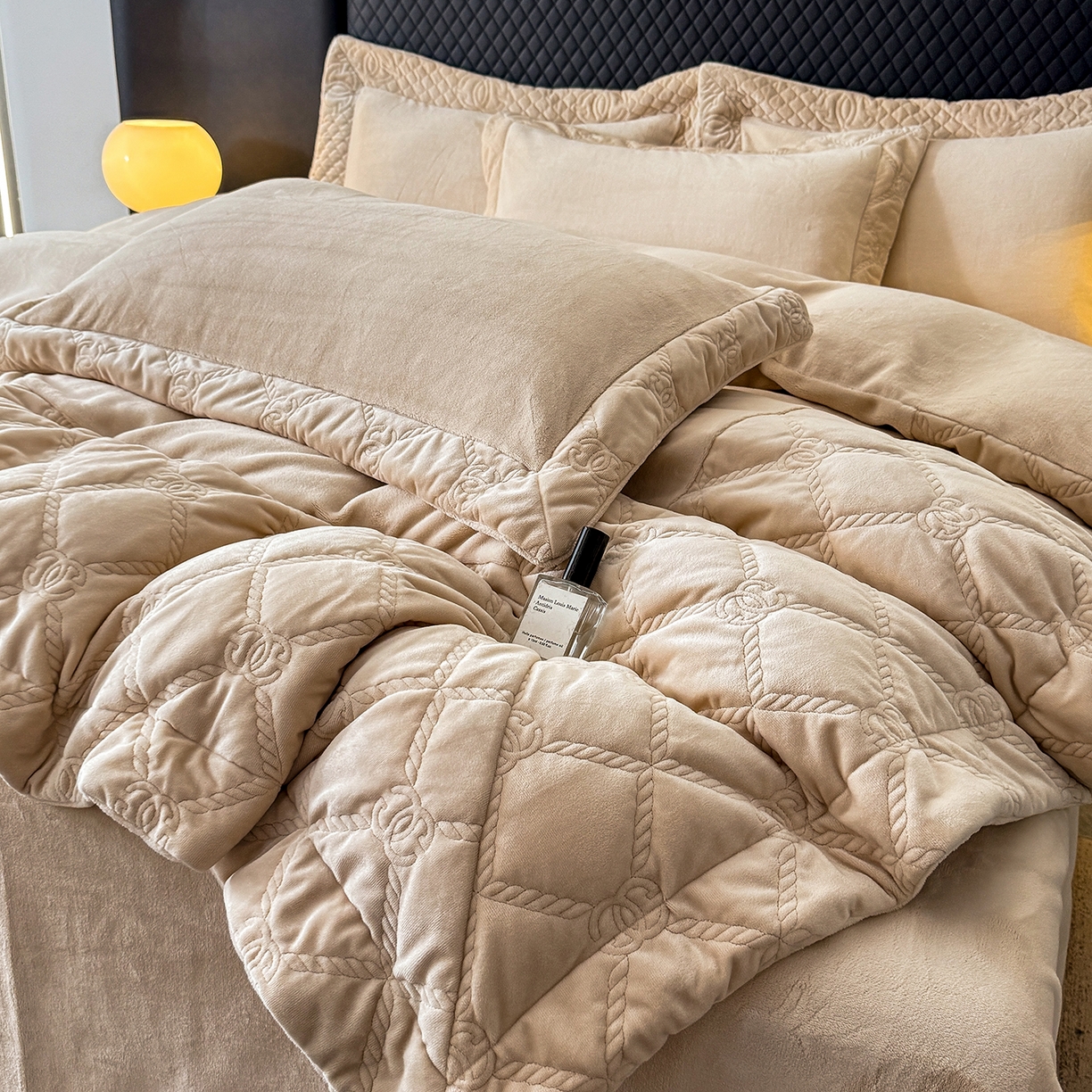 91家纺网 家纺一手货源 找家纺 保罗圣迪奥 2025新款250克全消光抗绣工艺四件套-沐凡系列二 卡其