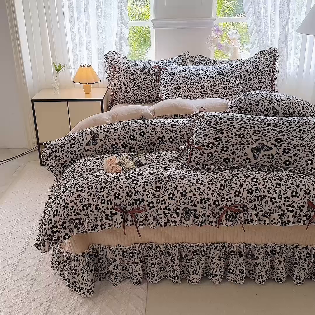 91家纺网 家纺一手货源 找家纺 韩约家纺 2025新款韩式蝴蝶结牛奶绒床盖款四件套 蝶花