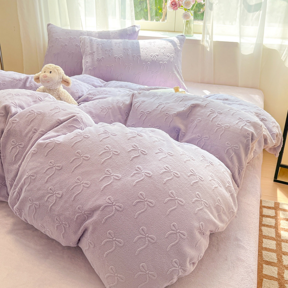 91家纺网 家纺一手货源 找家纺 绘萱家居 2025新款高克重雕花雕印纯色牛奶绒四件套双拼法莱绒珊瑚绒 甜蜜结-紫