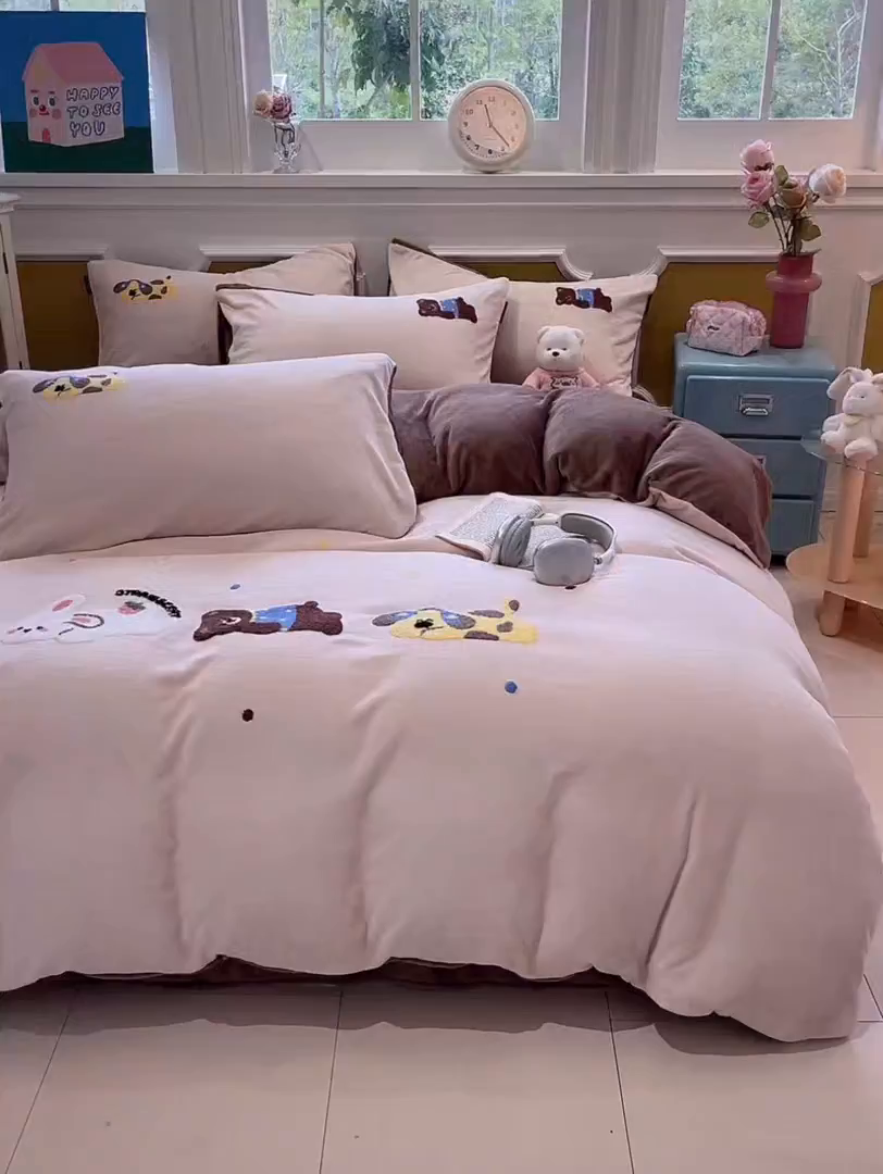 91家纺网 家纺一手货源 找家纺 星座家纺 2025新款A类卡通200g牛奶绒毛巾绣四件套 森林派对