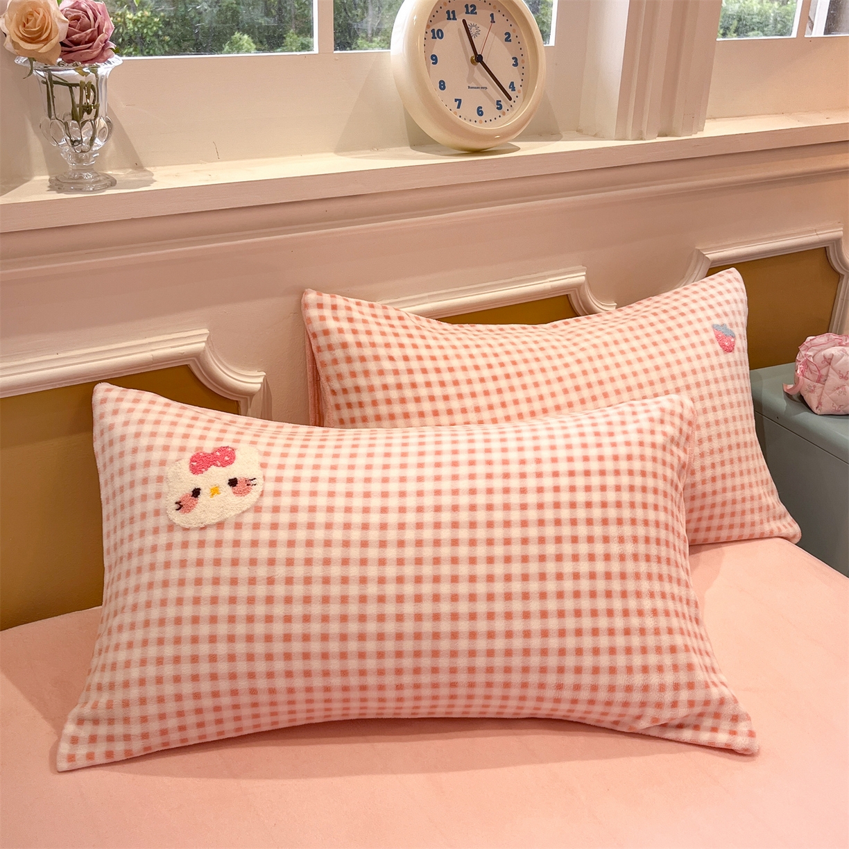 91家纺网 家纺一手货源 找家纺 星座家纺 2025新款A类卡通200g牛奶绒毛巾绣四件套 甜心莓果