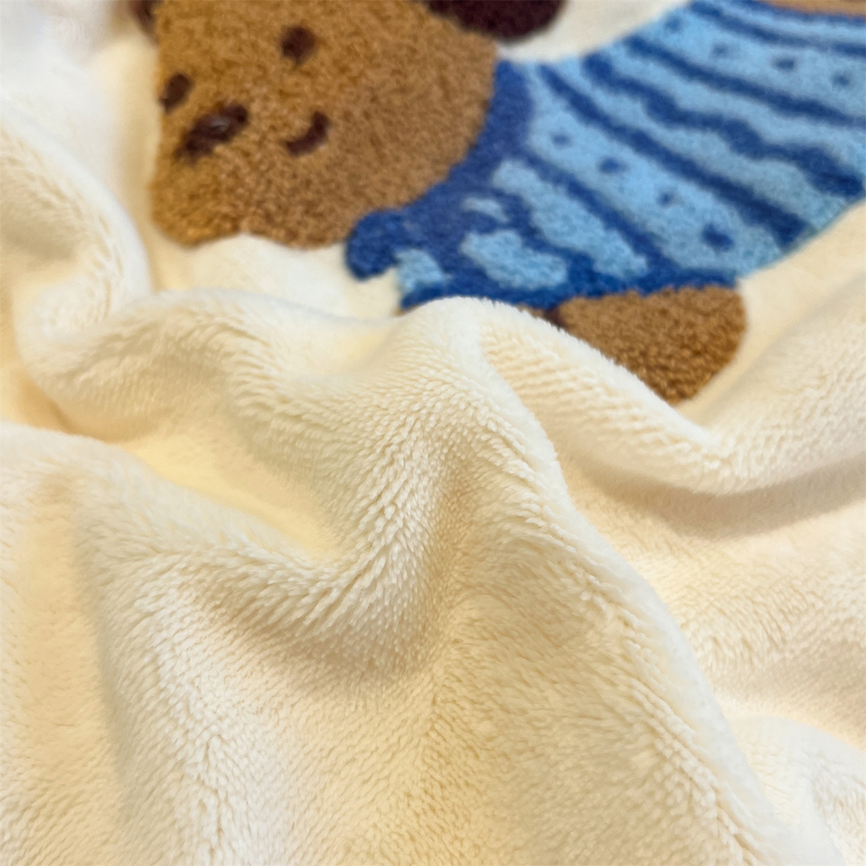 91家纺网 家纺一手货源 找家纺 星座家纺 2025新款A类卡通200g牛奶绒毛巾绣四件套 小狗暖居