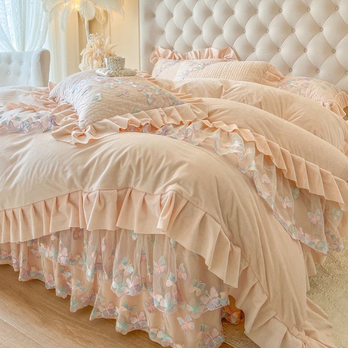 91家纺网 家纺一手货源 找家纺 瑞宝 2025新款宝宝绒重工刺绣花边床裙四件套-梦蝶 梦蝶-浅透玉（控价 318起）