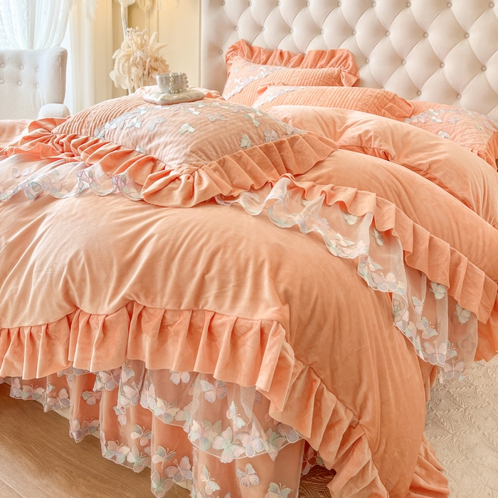 91家纺网 家纺一手货源 找家纺 瑞宝 2025新款宝宝绒重工刺绣花边床裙四件套-梦蝶 梦蝶-艾玛橙（控价 318起）