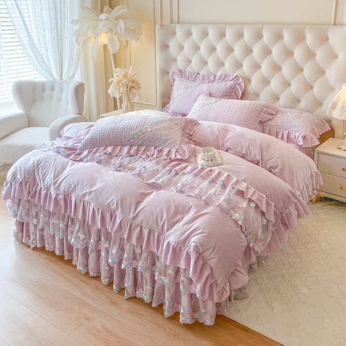 91家纺网 家纺一手货源 找家纺 瑞宝 2025新款宝宝绒重工刺绣花边床裙四件套-梦蝶 梦蝶-香芋紫（控价 318起）