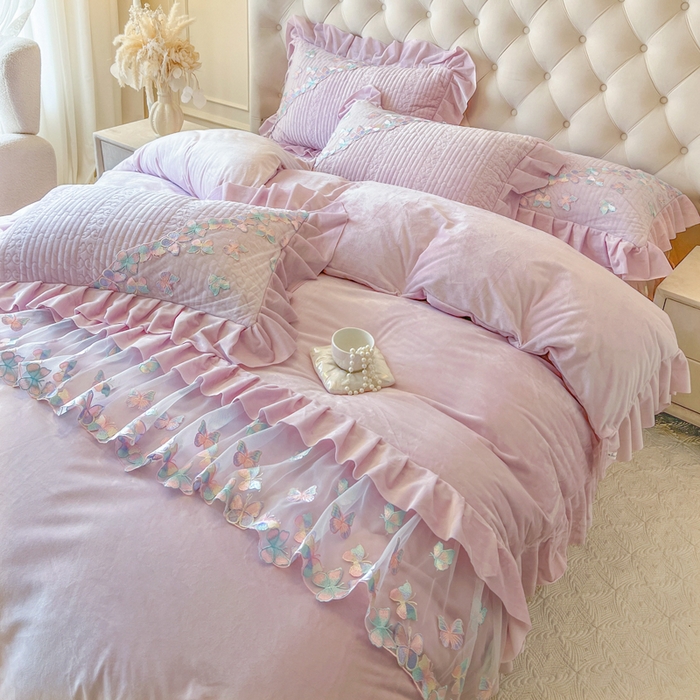 91家纺网 家纺一手货源 找家纺 瑞宝 2025新款宝宝绒重工刺绣花边床裙四件套-梦蝶 梦蝶-香芋紫（控价 318起）