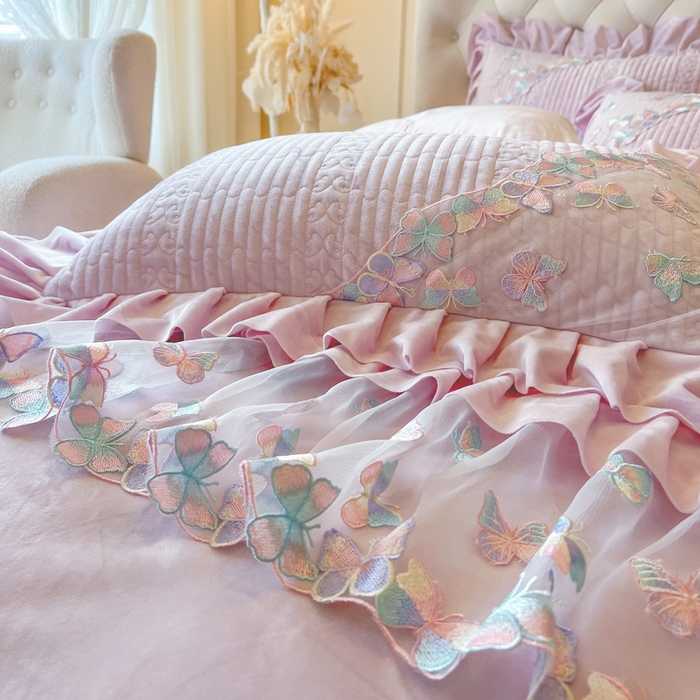 91家纺网 家纺一手货源 找家纺 瑞宝 2025新款宝宝绒重工刺绣花边床裙四件套-梦蝶 梦蝶-香芋紫（控价 318起）