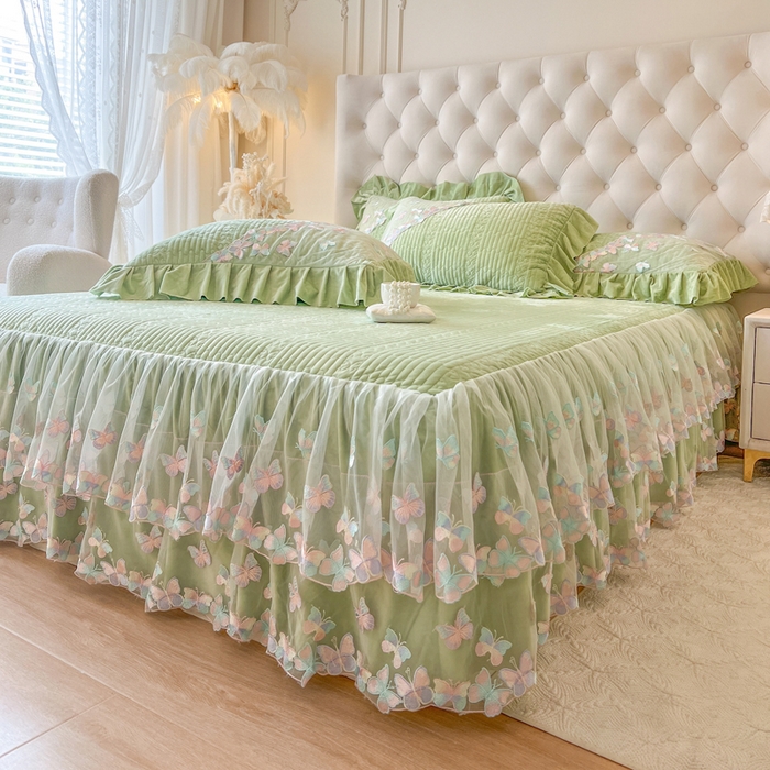 91家纺网 家纺一手货源 找家纺 瑞宝 2025新款宝宝绒重工刺绣花边床裙四件套-梦蝶 梦蝶-豆绿（控价 318起）