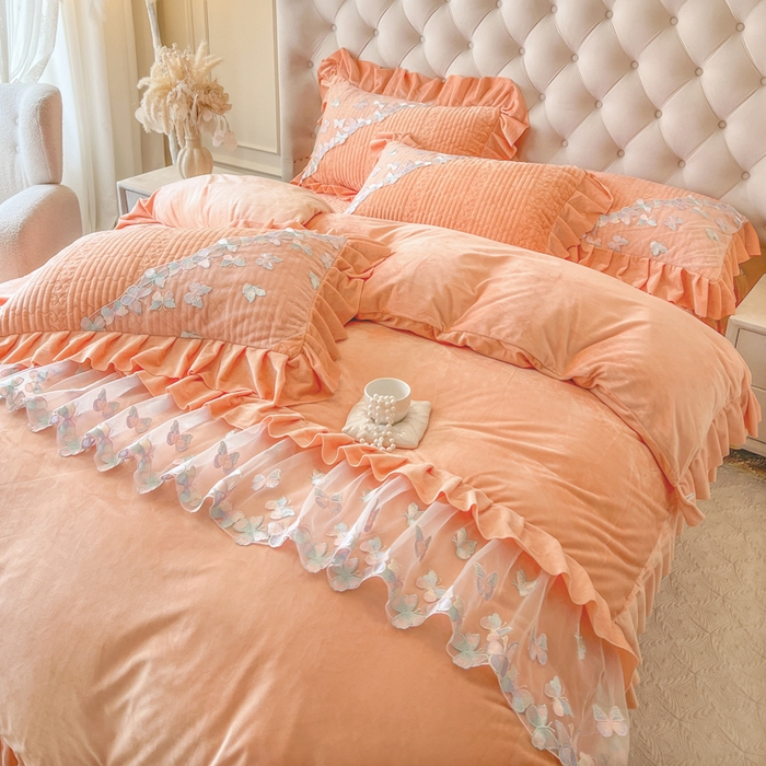 91家纺网 家纺一手货源 找家纺 瑞宝 2025新款宝宝绒重工刺绣花边床裙四件套-梦蝶 梦蝶-艾玛橙（控价 318起）