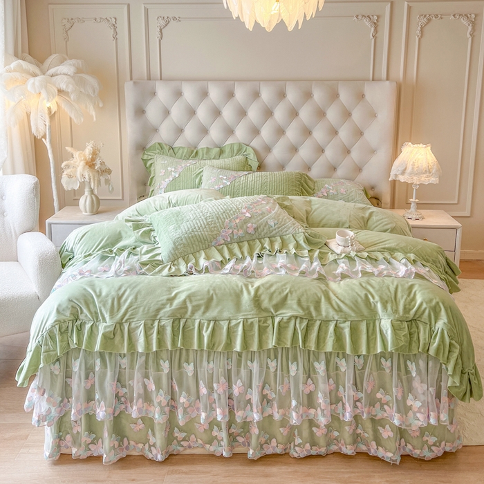 91家纺网 家纺一手货源 找家纺 瑞宝 2025新款宝宝绒重工刺绣花边床裙四件套-梦蝶 梦蝶-豆绿（控价 318起）