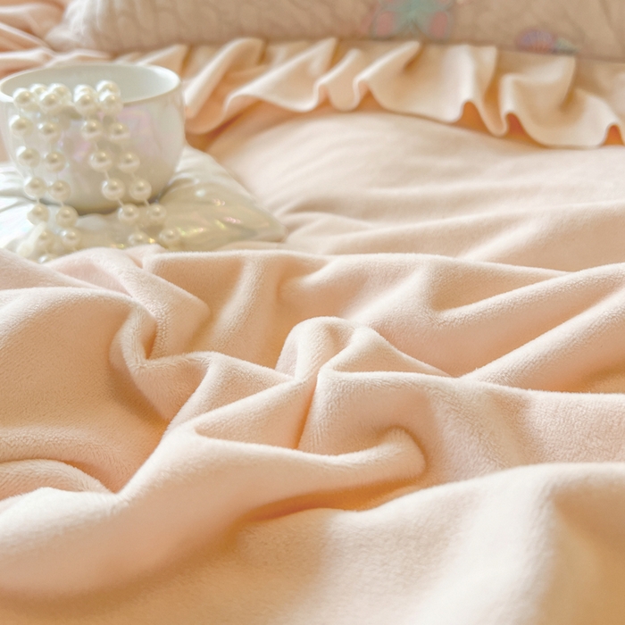 91家纺网 家纺一手货源 找家纺 瑞宝 2025新款宝宝绒重工刺绣花边床裙四件套-梦蝶 梦蝶-浅透玉（控价 318起）