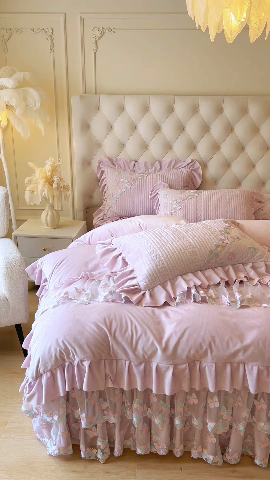 91家纺网 家纺一手货源 找家纺 瑞宝 2025新款宝宝绒重工刺绣花边床裙四件套-梦蝶 梦蝶-香芋紫（控价 318起）