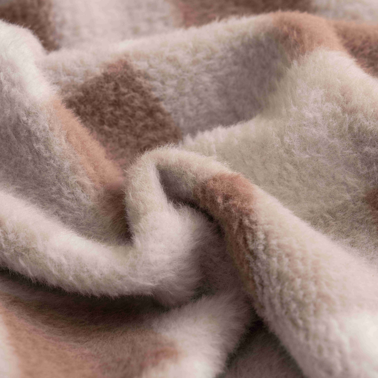 91家纺网 家纺一手货源 找家纺 寐居家纺 2025新款羊圈绒双层复合毛毯毯子 方格-浅咖