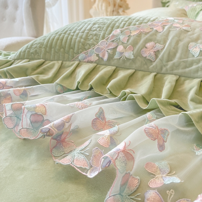 91家纺网 家纺一手货源 找家纺 瑞宝 2025新款宝宝绒重工刺绣花边床裙床裙单件单床裙床裙三件套-梦蝶 梦蝶-豆绿