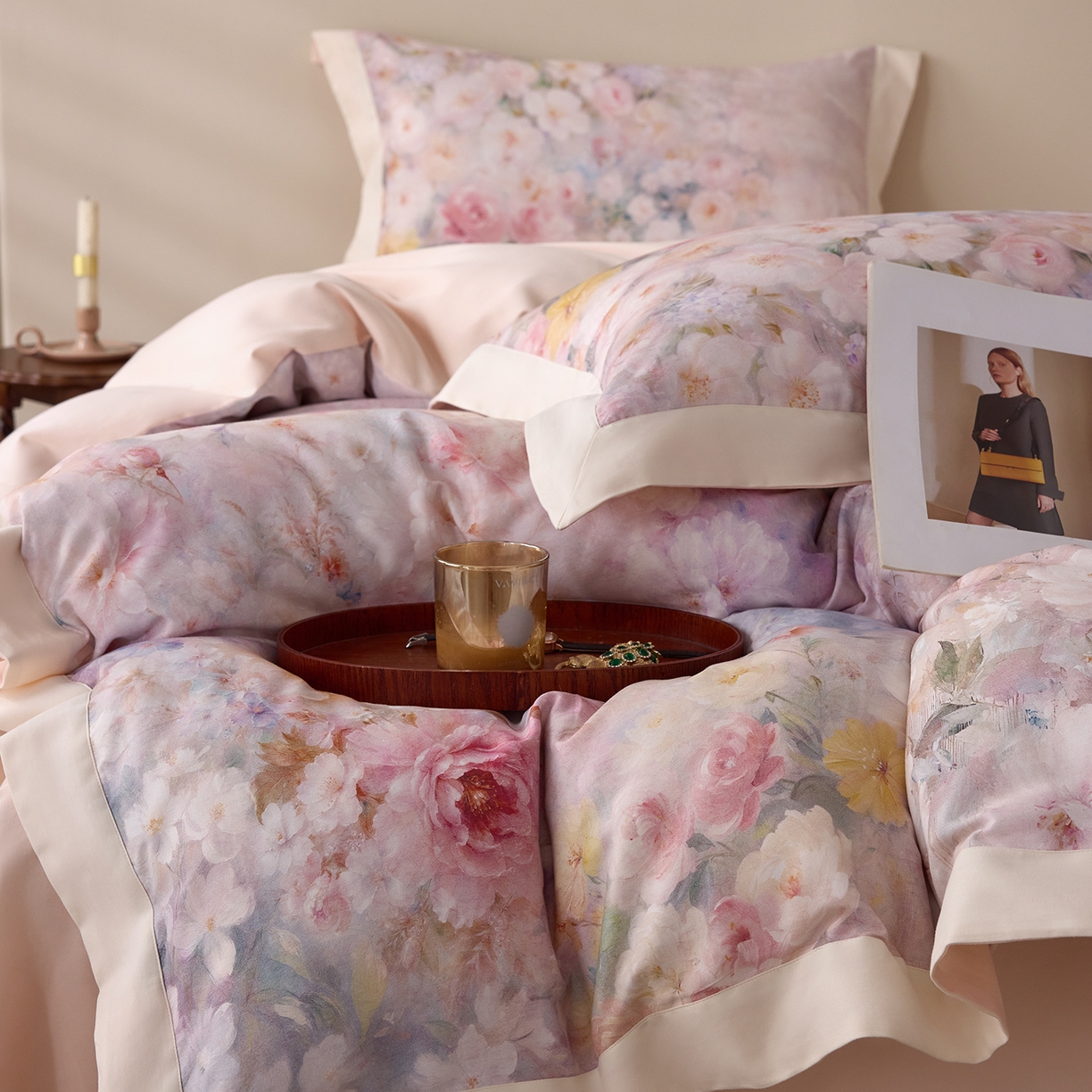 91家纺网 家纺一手货源 找家纺 寐居家纺 2025新款100支全棉纯棉贡缎磨毛数码印花工艺款四件套-花涧谣 花涧谣-柔粉