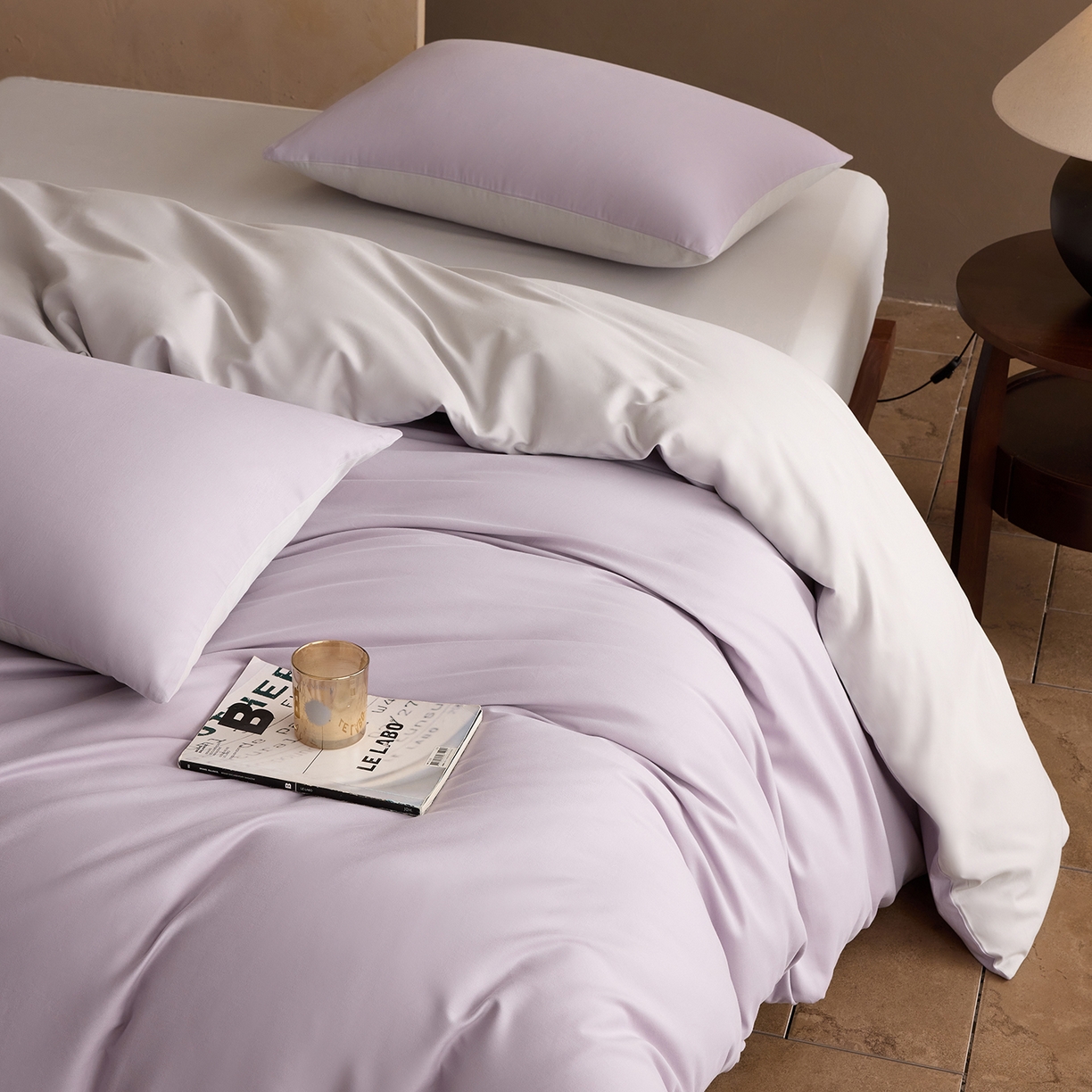 91家纺网 家纺一手货源 找家纺 寐居家纺 2025新款A类100支全棉贡缎磨毛纯色双拼四件套-熙梦 熙梦-鸢尾紫