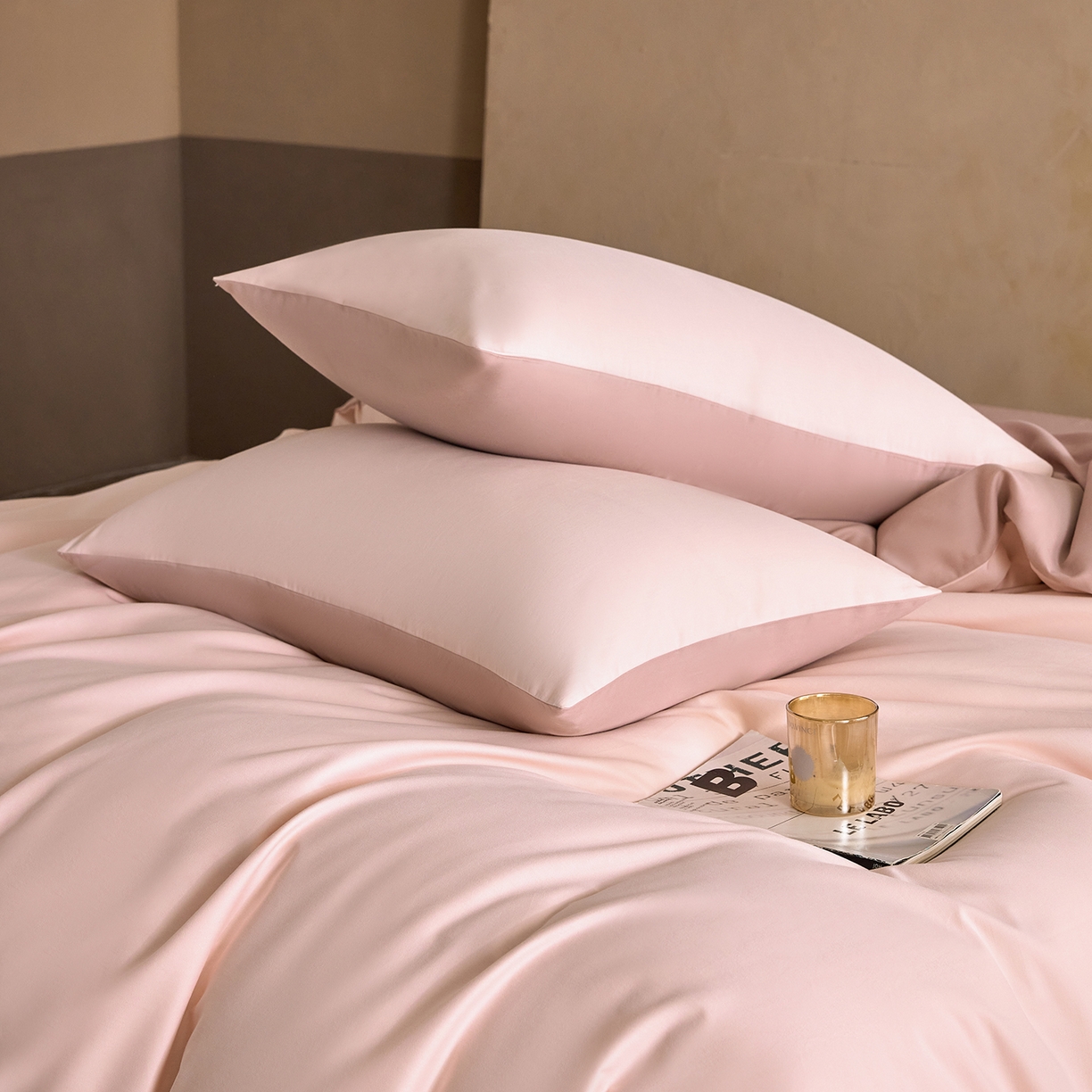 91家纺网 家纺一手货源 找家纺 寐居家纺 2025新款A类100支全棉贡缎磨毛纯色双拼四件套-熙梦 煦梦-蕊粉