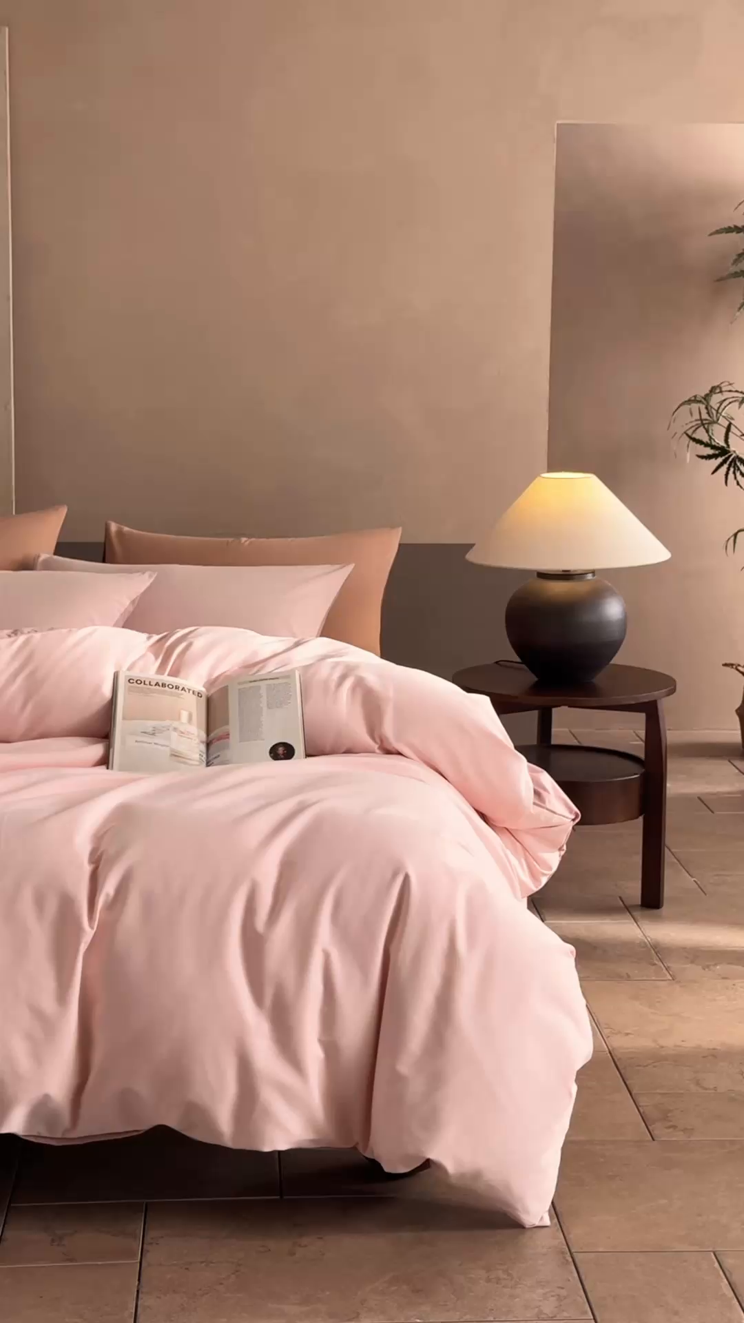 91家纺网 家纺一手货源 找家纺 寐居家纺 2025新款A类100支全棉贡缎磨毛纯色双拼四件套-熙梦 煦梦-蕊粉