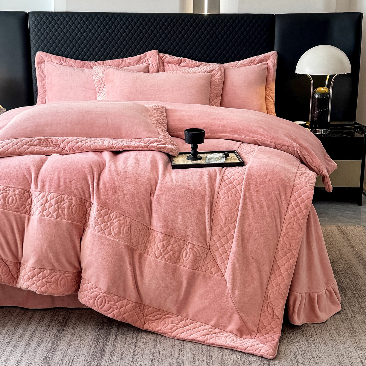 91家纺网 家纺一手货源 找家纺 保罗圣迪奥 2025新款250克全消光三拼角双C四件套-沐凡系列一 粉色