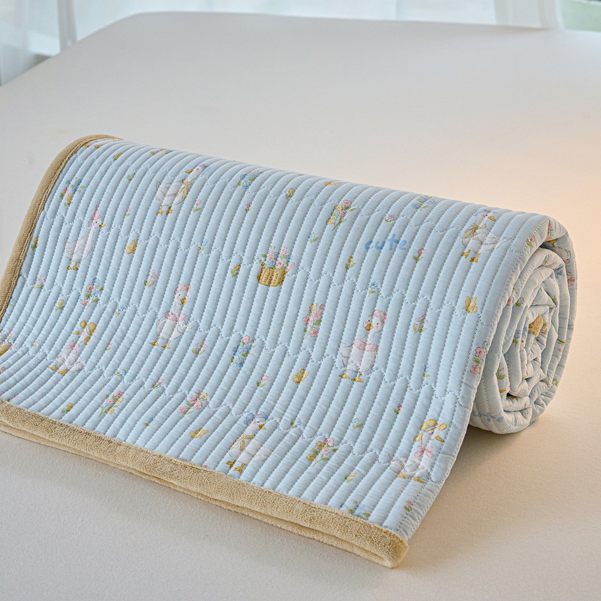 91家纺网 家纺一手货源 找家纺 小叮当家纺仓储工厂店 2025新款棉加绒床垫一面全棉一面牛奶绒床褥垫软床垫床盖四季通用 萌萌鸭(A棉B绒）