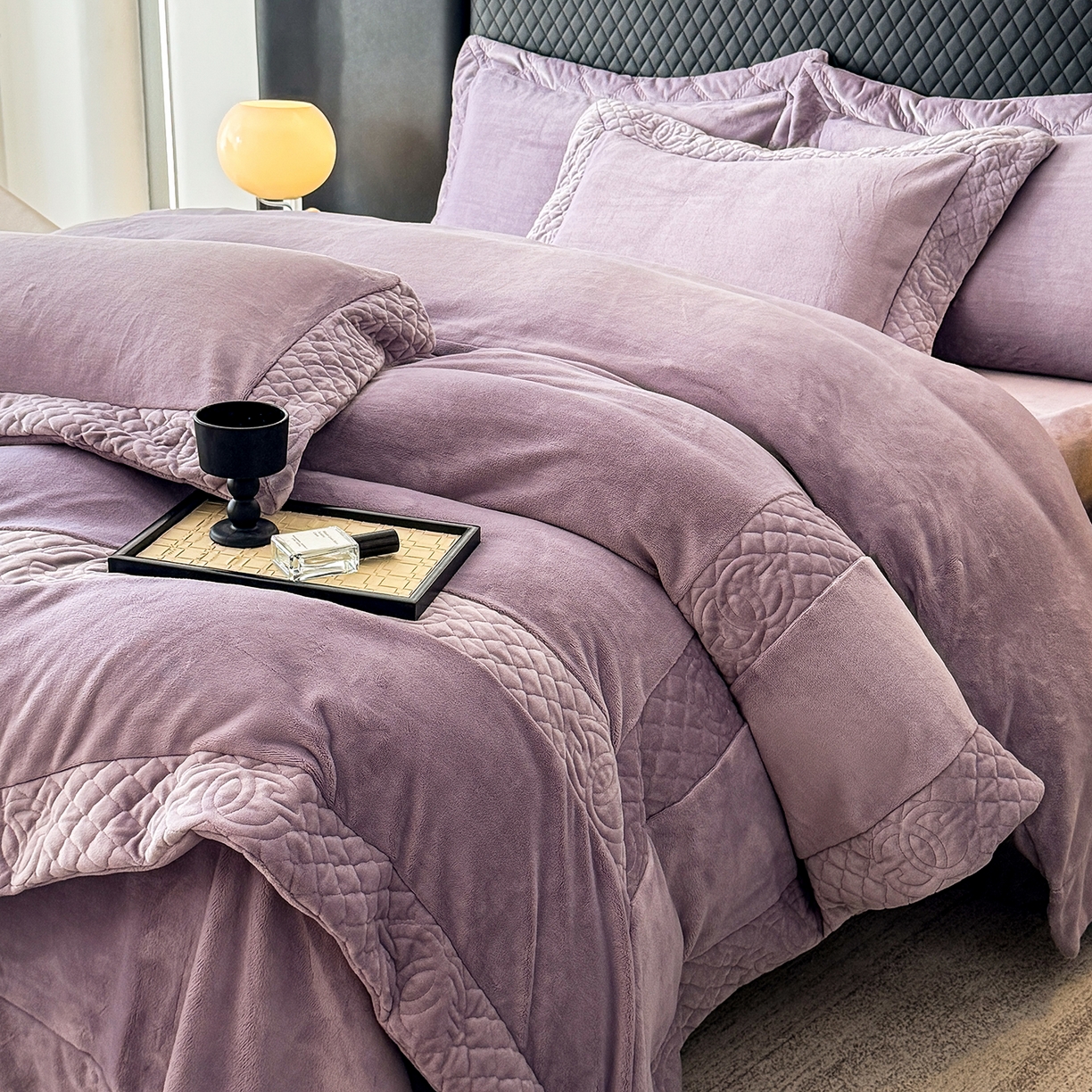 91家纺网 家纺一手货源 找家纺 保罗圣迪奥 2025新款250克全消光三拼角双C四件套-沐凡系列一 紫色