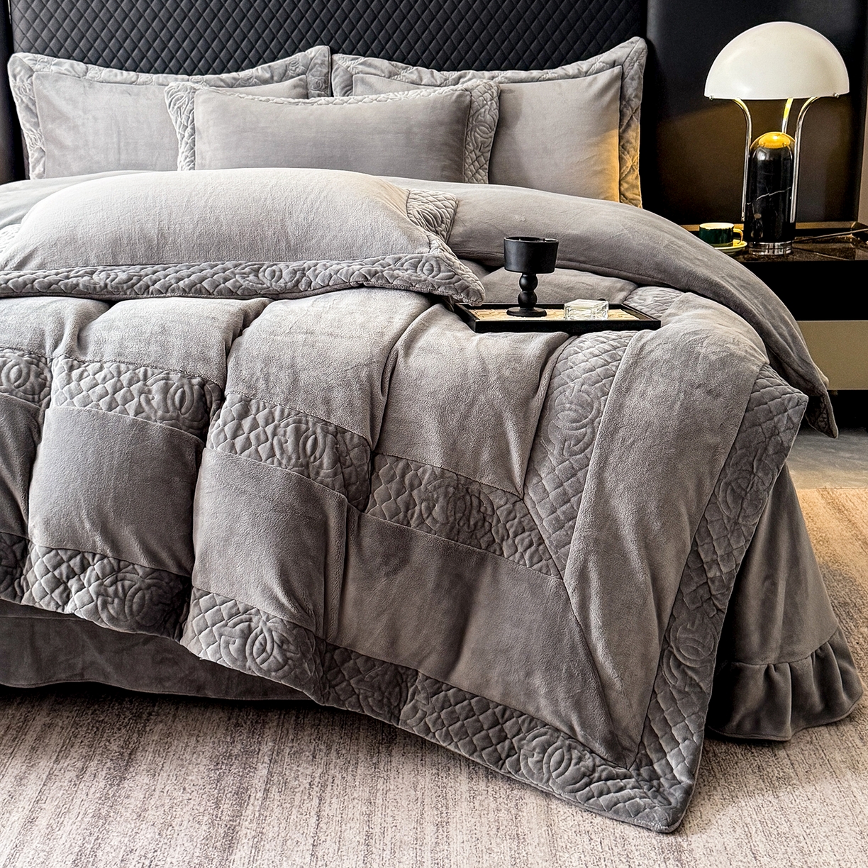 91家纺网 家纺一手货源 找家纺 保罗圣迪奥 2025新款250克全消光三拼角双C四件套-沐凡系列一 深灰色