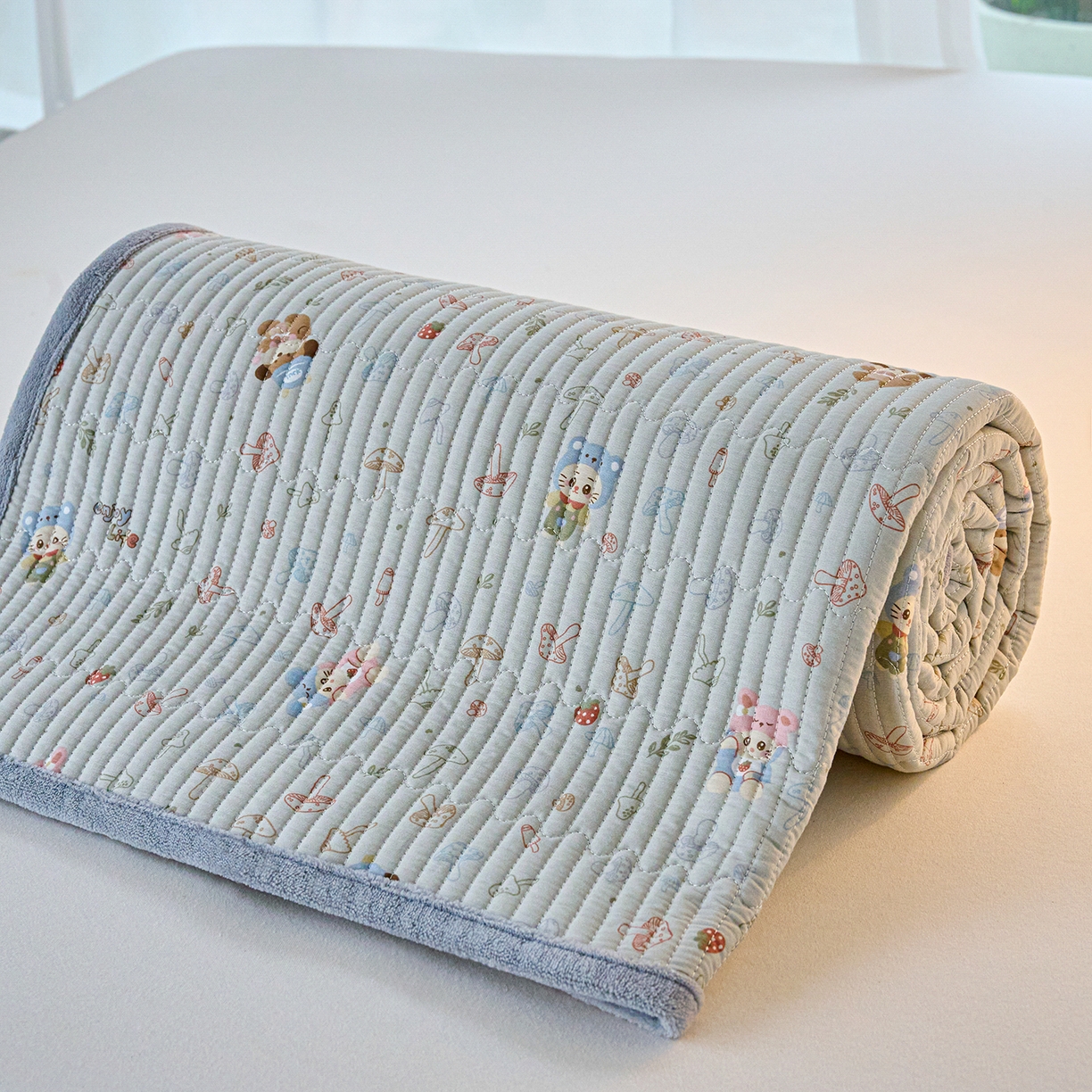 91家纺网 家纺一手货源 找家纺 小叮当家纺仓储工厂店 2025新款棉加绒床垫一面全棉一面牛奶绒床褥垫软床垫床盖四季通用 蘑菇小镇(A棉B绒）