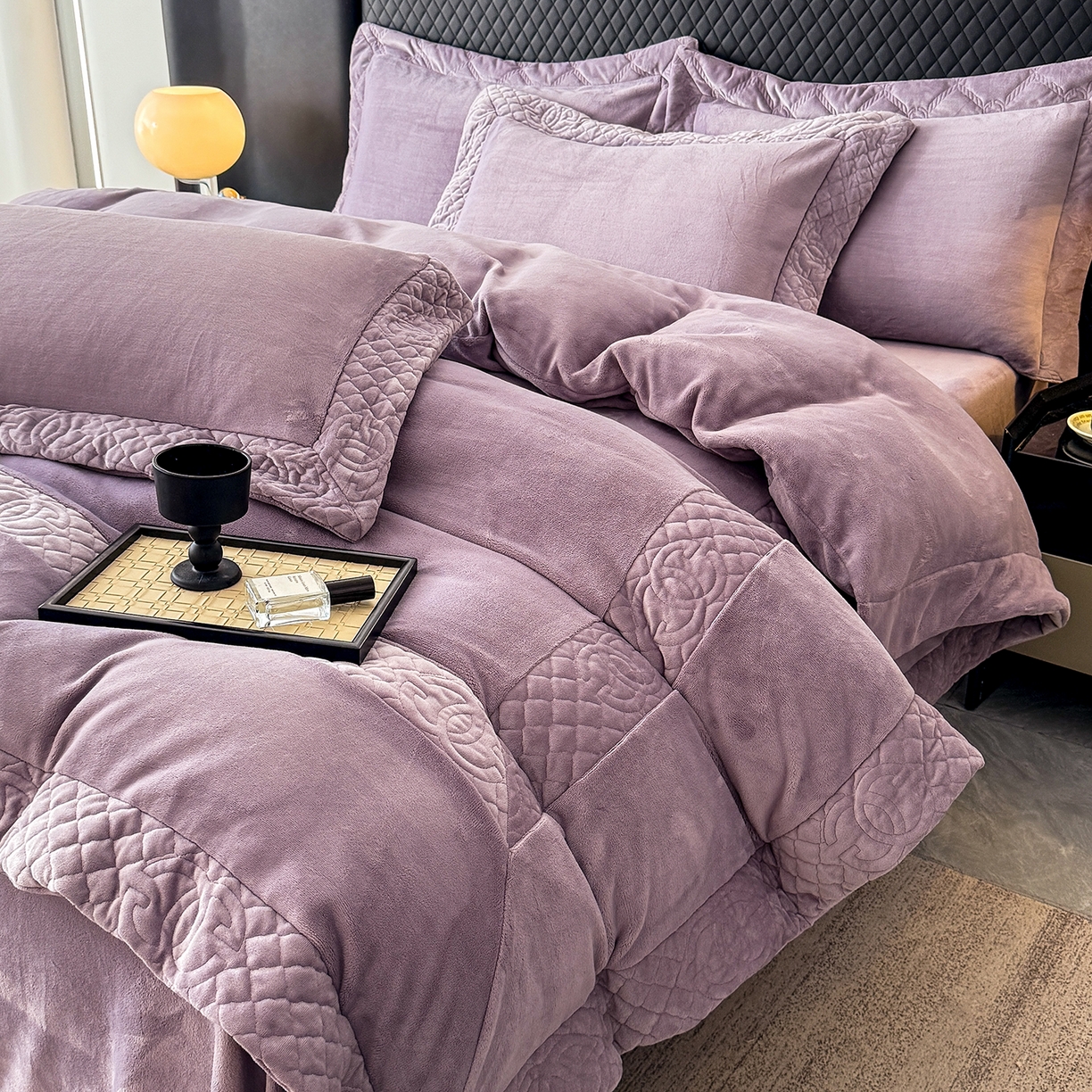 91家纺网 家纺一手货源 找家纺 保罗圣迪奥 2025新款250克全消光三拼角双C四件套-沐凡系列一 紫色