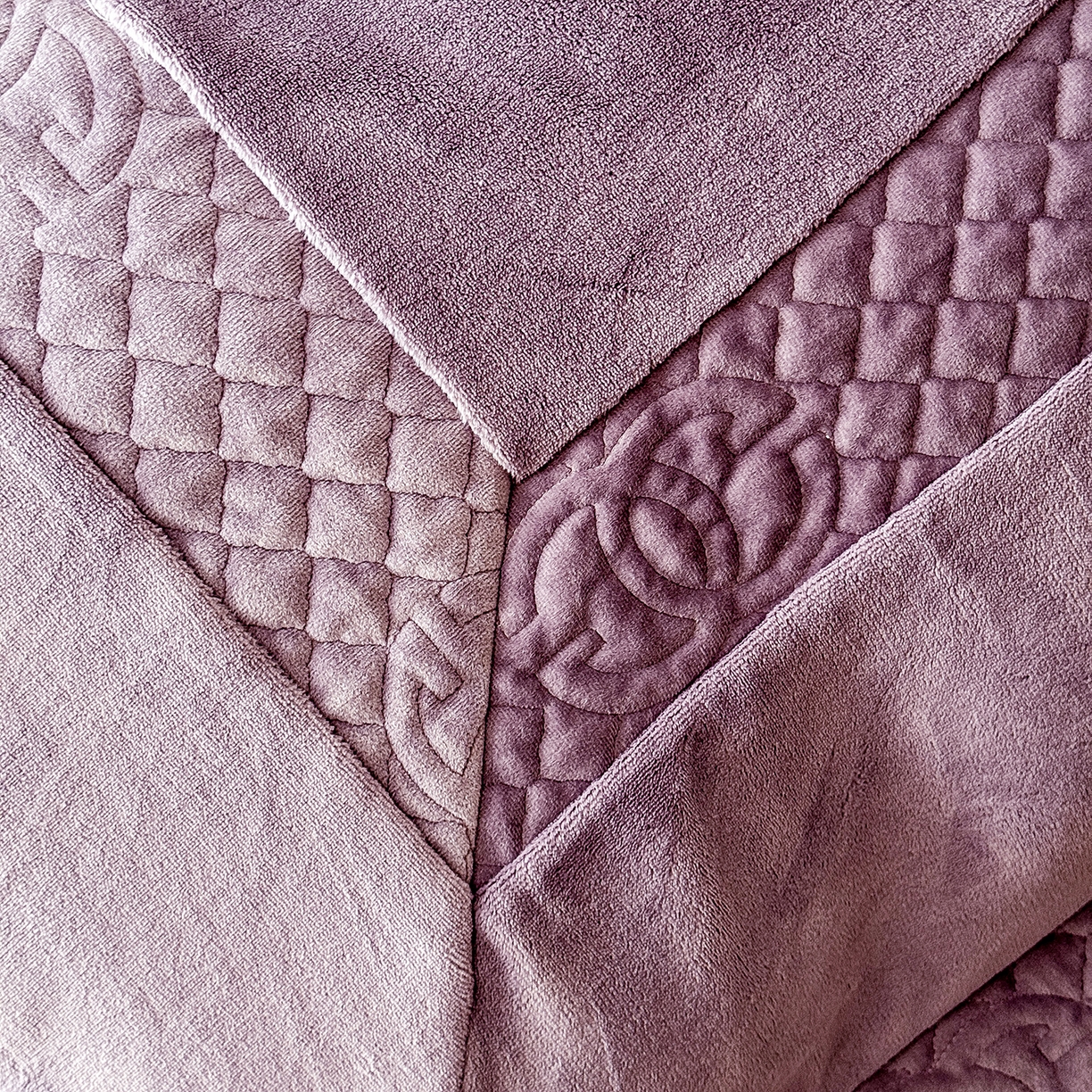 91家纺网 家纺一手货源 找家纺 保罗圣迪奥 2025新款250克全消光三拼角双C四件套-沐凡系列一 紫色