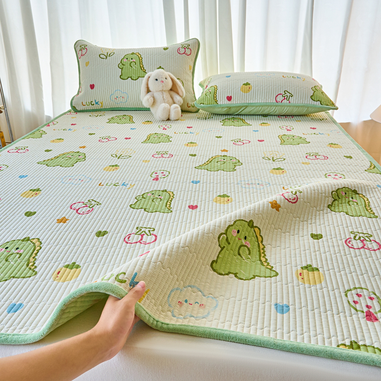 91家纺网 家纺一手货源 找家纺 小叮当家纺仓储工厂店 2025新款棉加绒床垫一面全棉一面牛奶绒床褥垫软床垫床盖四季通用 幸运独角龙(A棉B绒）