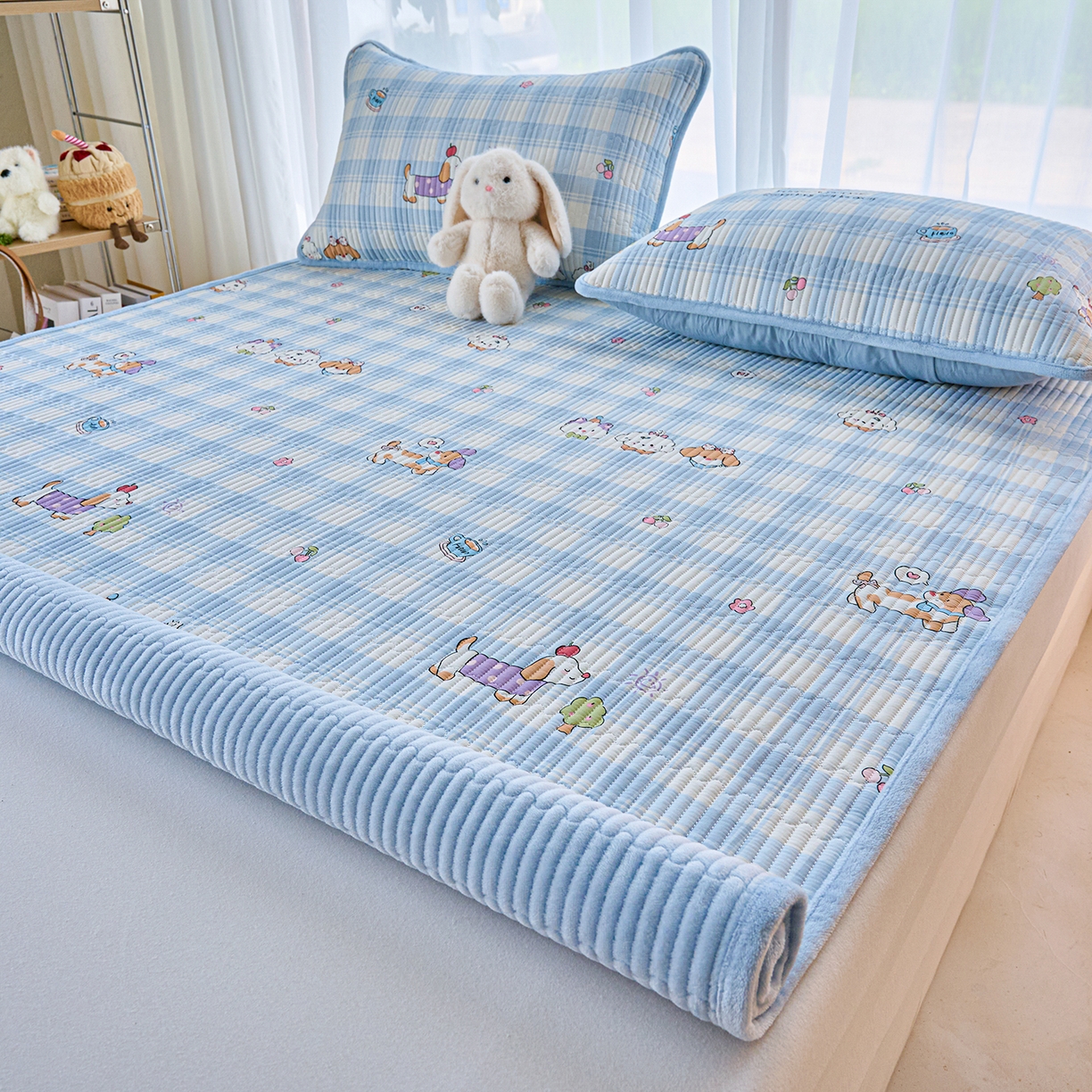 91家纺网 家纺一手货源 找家纺 小叮当家纺仓储工厂店 2025新款棉加绒床垫一面全棉一面牛奶绒床褥垫软床垫床盖四季通用 逗号日记（A棉B绒）