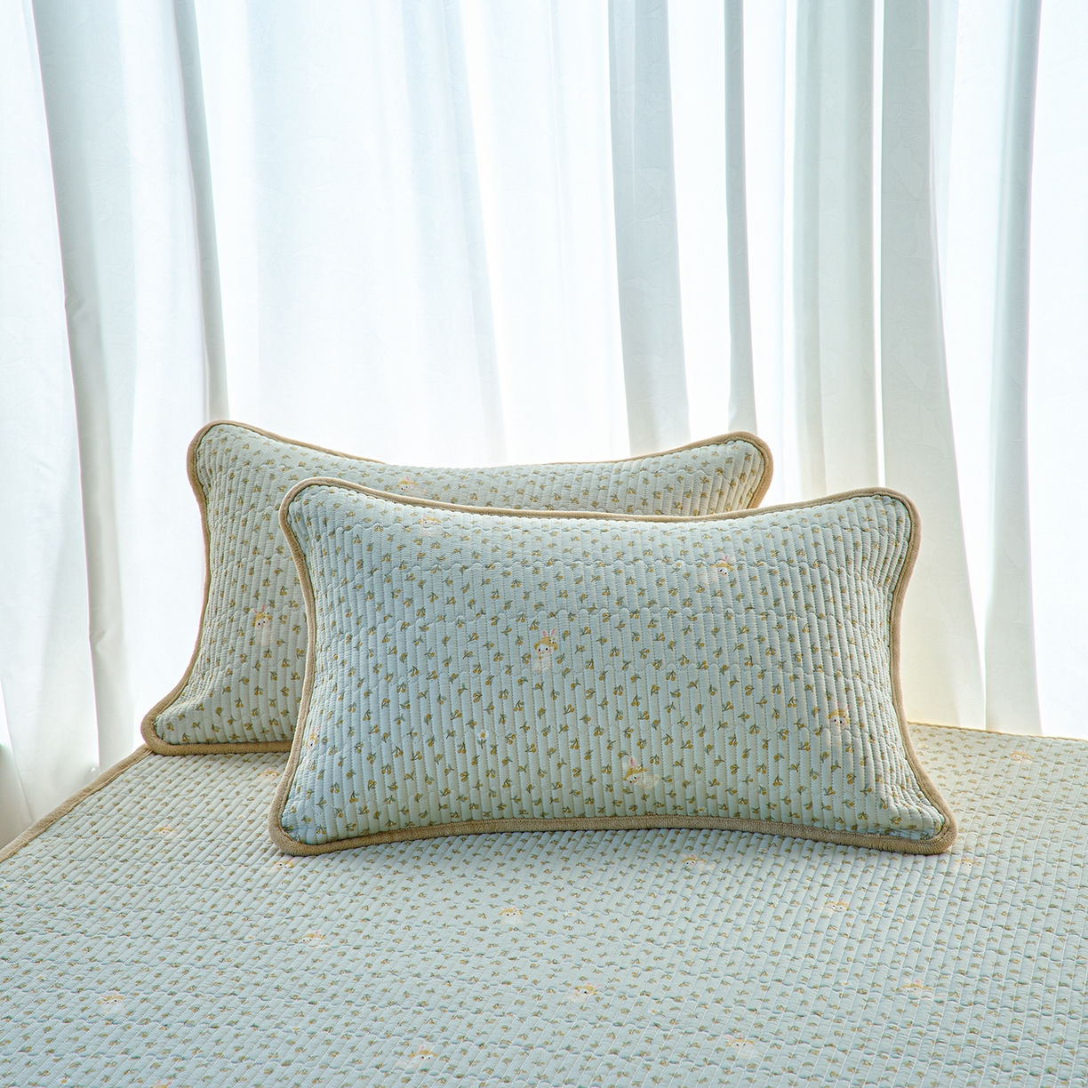 91家纺网 家纺一手货源 找家纺 小叮当家纺仓储工厂店 2025新款棉加绒床垫一面全棉一面牛奶绒床褥垫软床垫床盖四季通用 春游兔兔（A棉B绒）