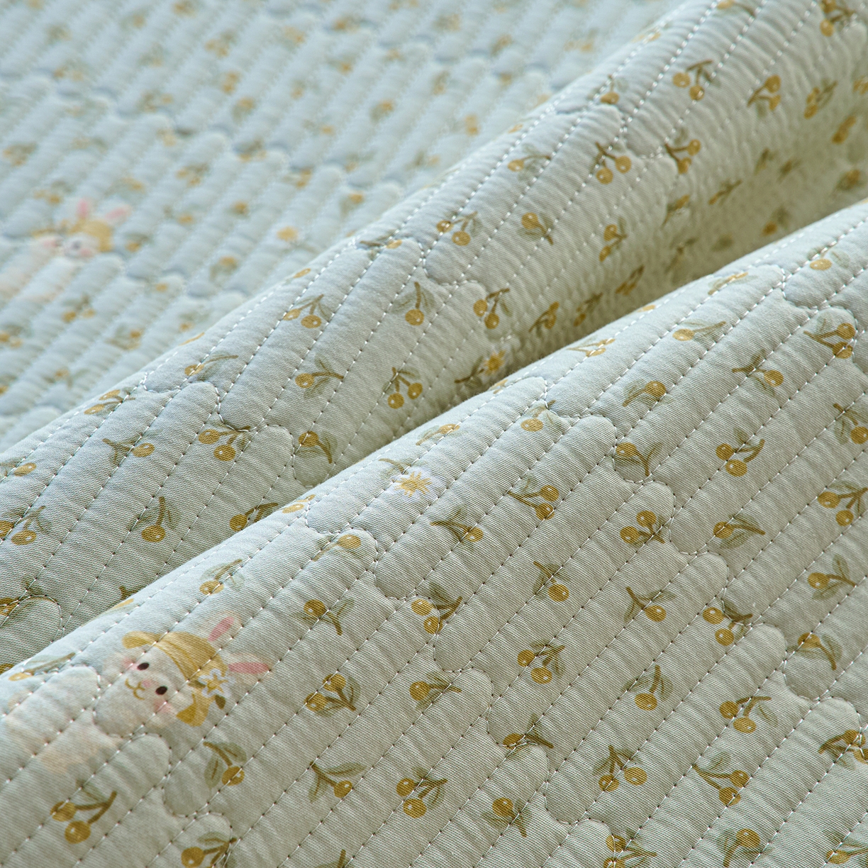 91家纺网 家纺一手货源 找家纺 小叮当家纺仓储工厂店 2025新款棉加绒床垫一面全棉一面牛奶绒床褥垫软床垫床盖四季通用 春游兔兔（A棉B绒）