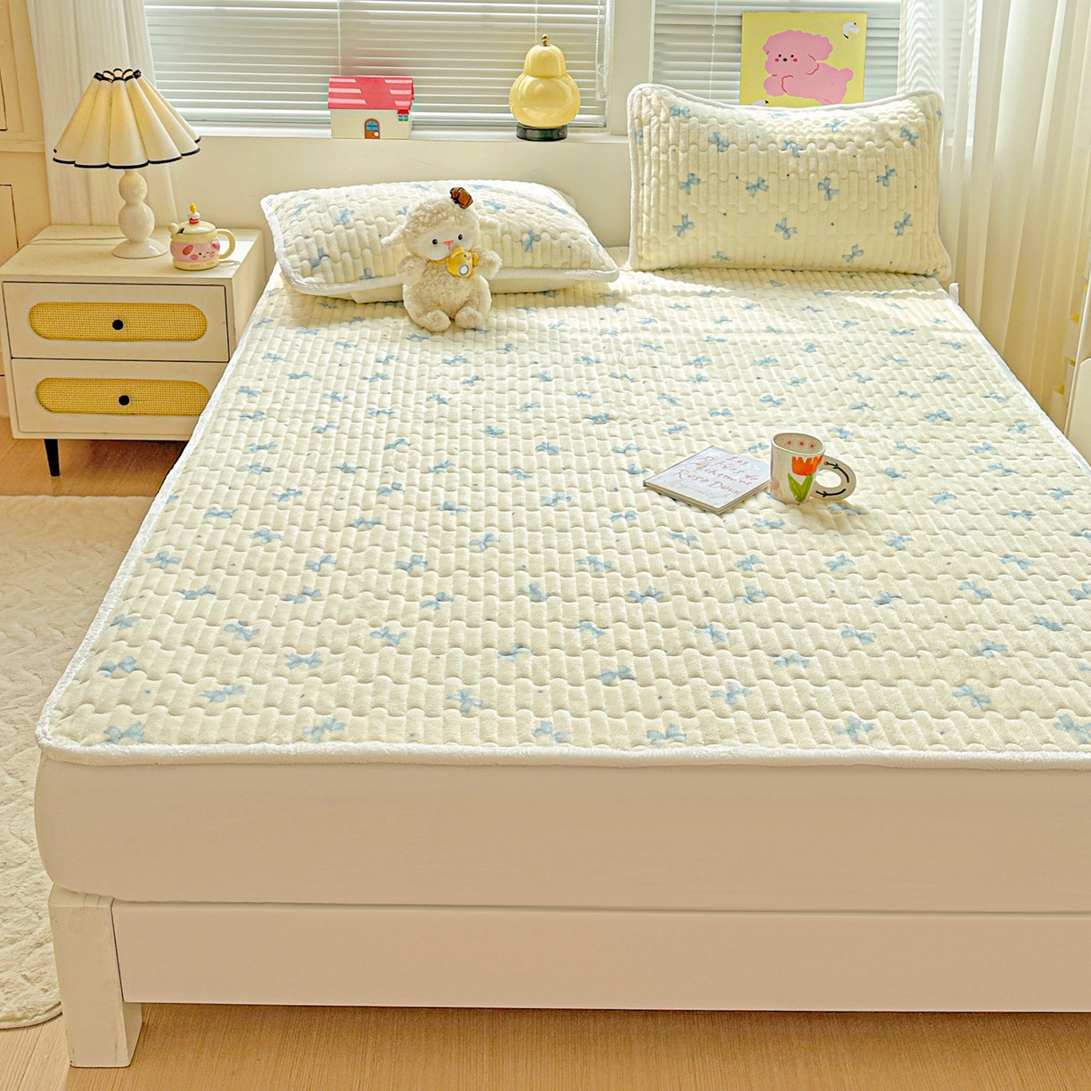 91家纺网 家纺一手货源 找家纺 水木坊 2025新款牛奶绒床垫保护垫床褥床垫子 幸运蝴蝶结
