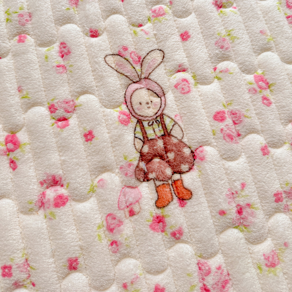 91家纺网 家纺一手货源 找家纺 水木坊 2025新款牛奶绒床垫保护垫床褥床垫子 萌宠小兔