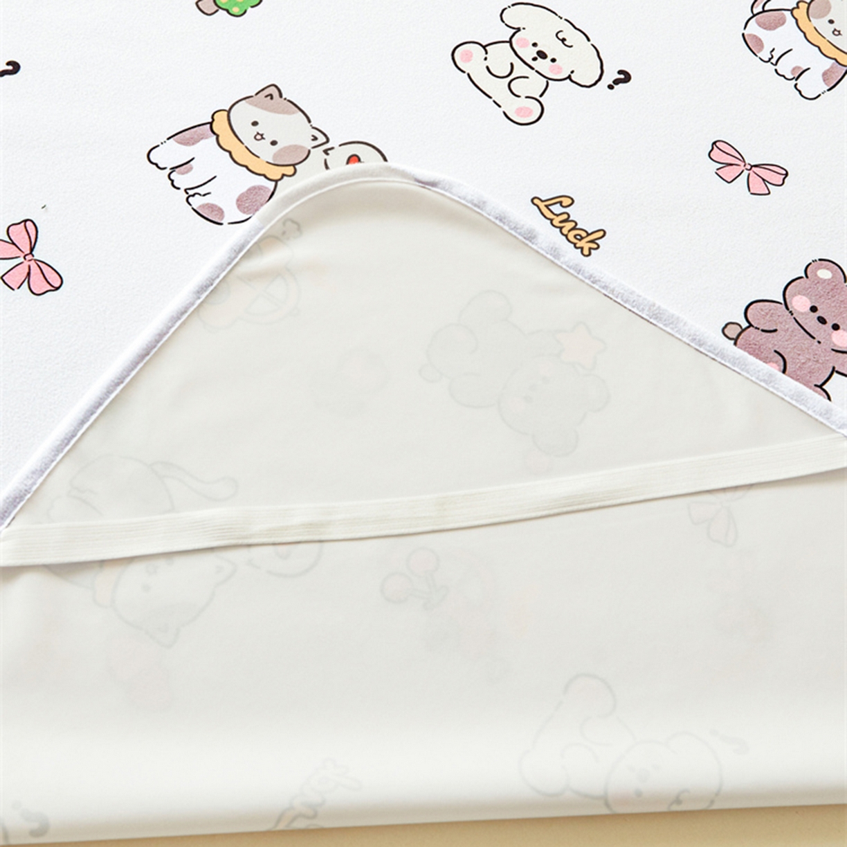 91家纺网 家纺一手货源 找家纺 雯豆家纺 2025新款防水隔尿垫子卡通成人床垫保护罩A类宝宝尿垫 防水隔尿垫-爱心萌宠