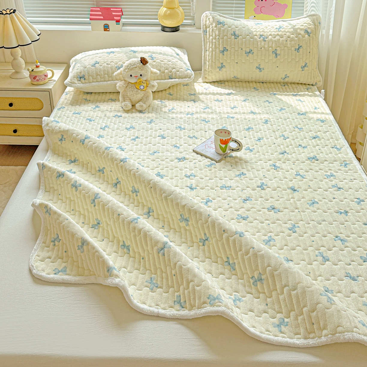 91家纺网 家纺一手货源 找家纺 水木坊 2025新款牛奶绒床垫保护垫床褥床垫子 幸运蝴蝶结