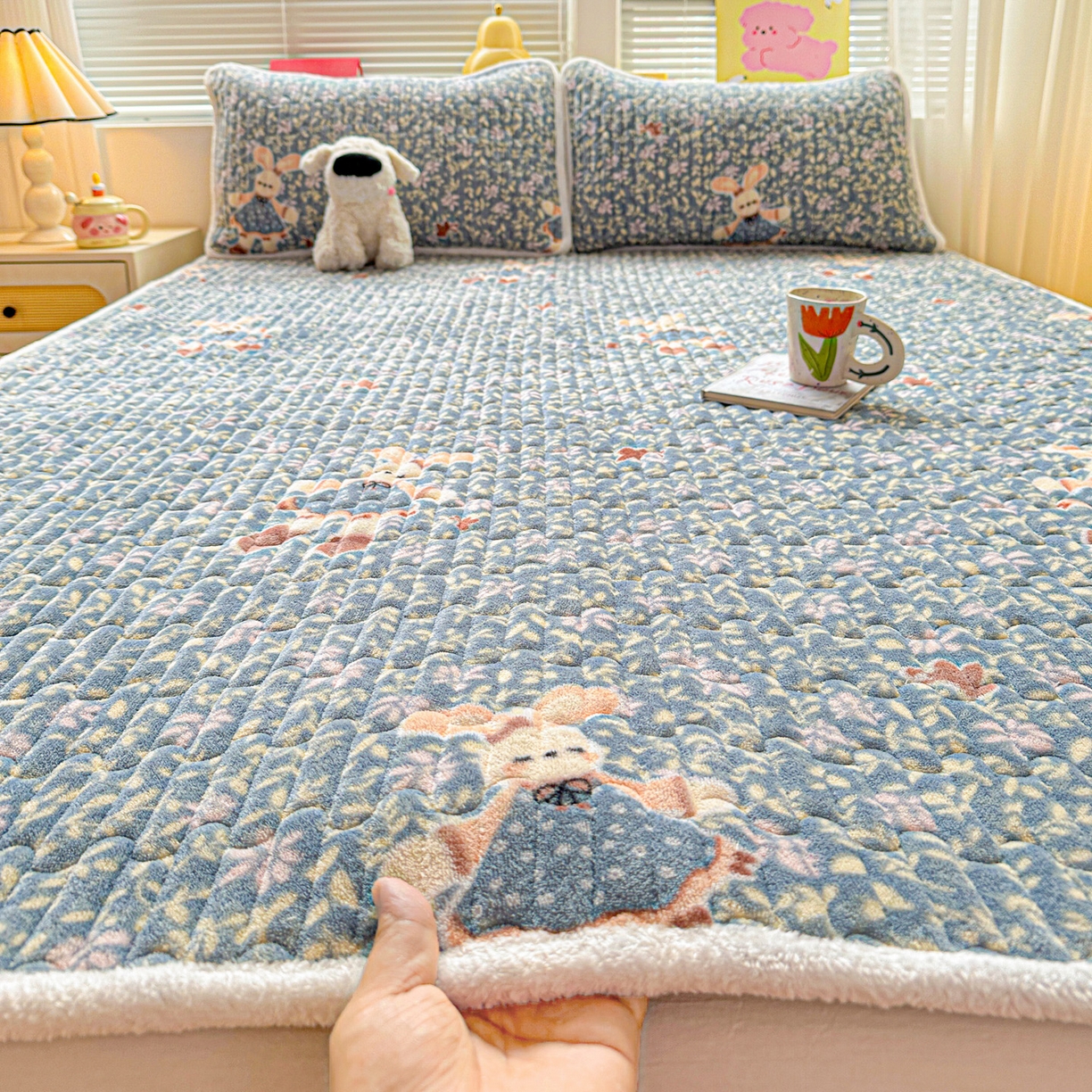 91家纺网 家纺一手货源 找家纺 水木坊 2025新款牛奶绒床垫保护垫床褥床垫子 公主小兔