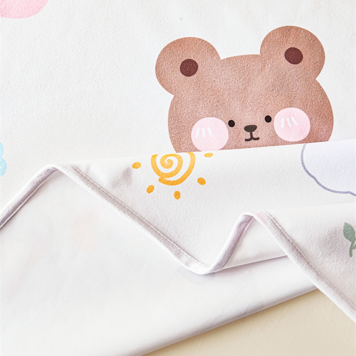 91家纺网 家纺一手货源 找家纺 雯豆家纺 2025新款防水隔尿垫子卡通成人床垫保护罩A类宝宝尿垫 防水隔尿垫-呆萌熊