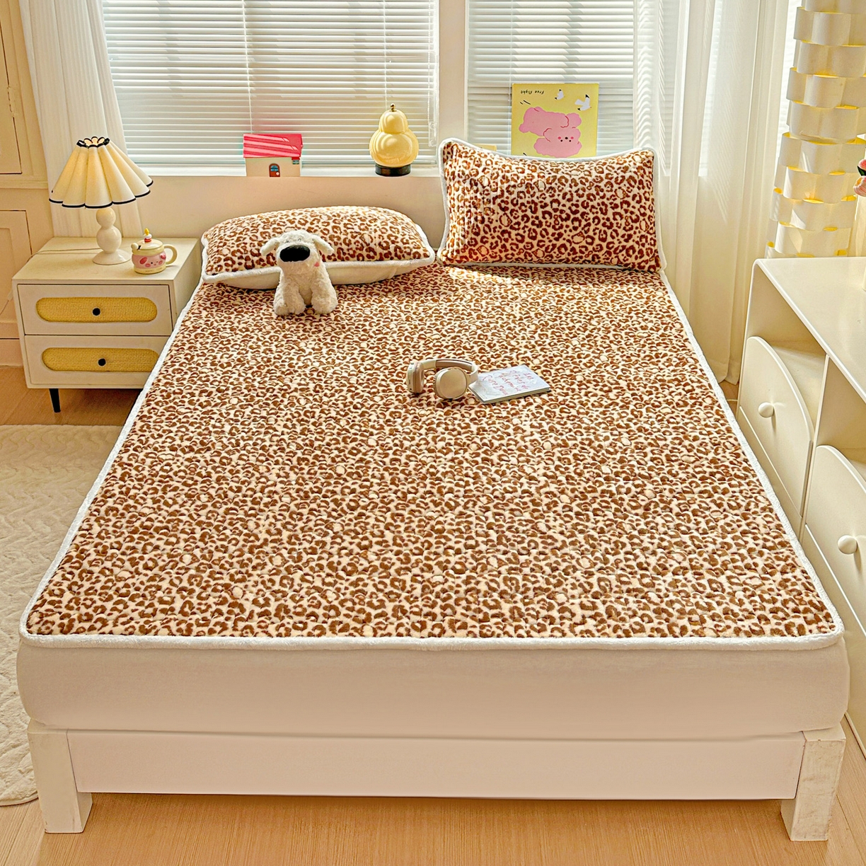 91家纺网 家纺一手货源 找家纺 水木坊 2025新款牛奶绒床垫保护垫床褥床垫子 性感豹纹