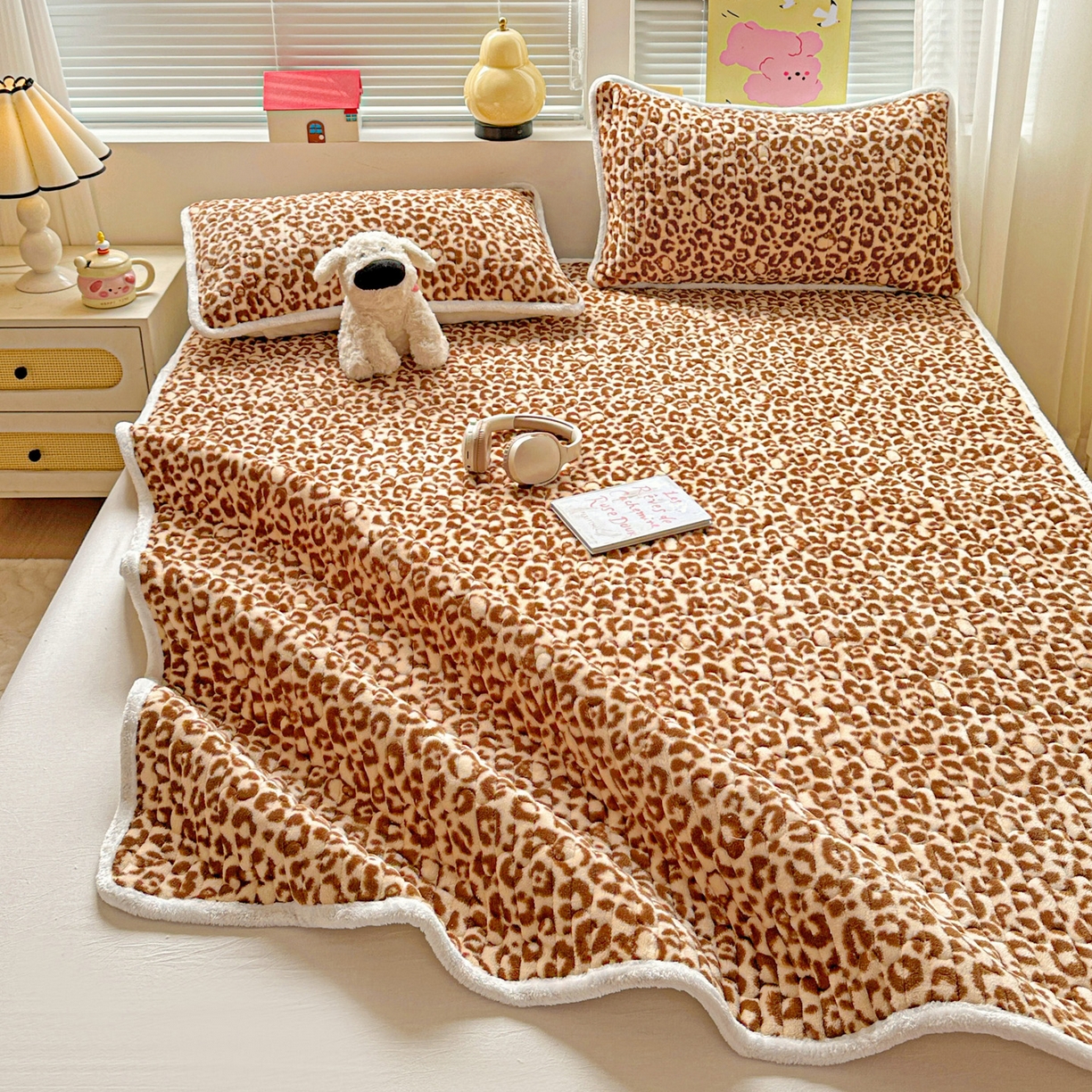 91家纺网 家纺一手货源 找家纺 水木坊 2025新款牛奶绒床垫保护垫床褥床垫子 性感豹纹