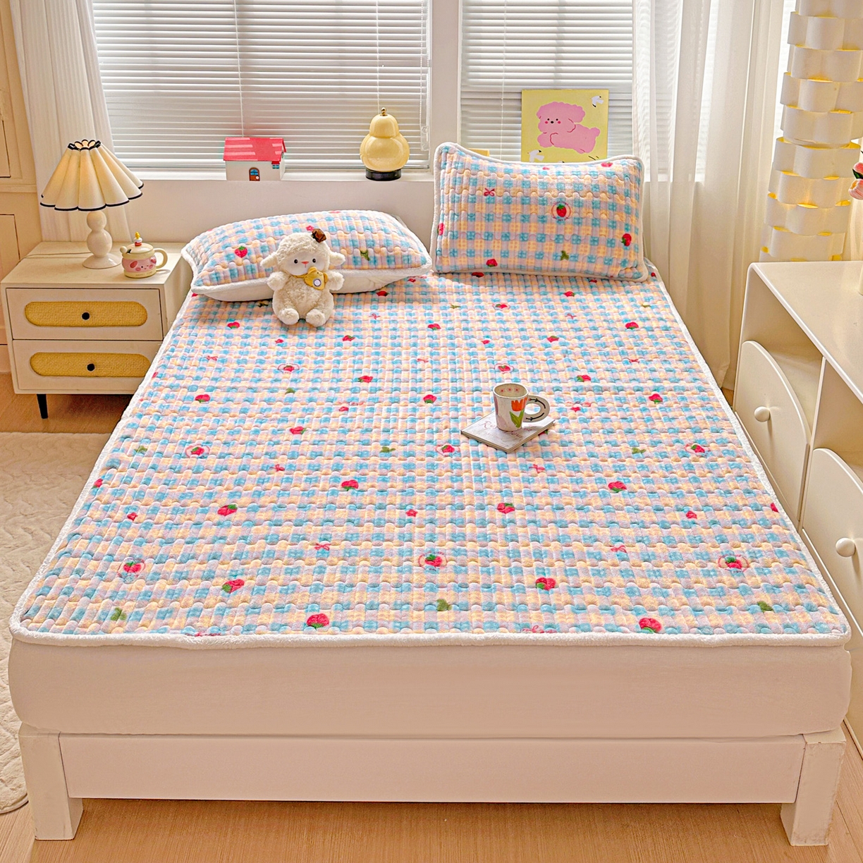 91家纺网 家纺一手货源 找家纺 水木坊 2025新款牛奶绒床垫保护垫床褥床垫子 草莓派