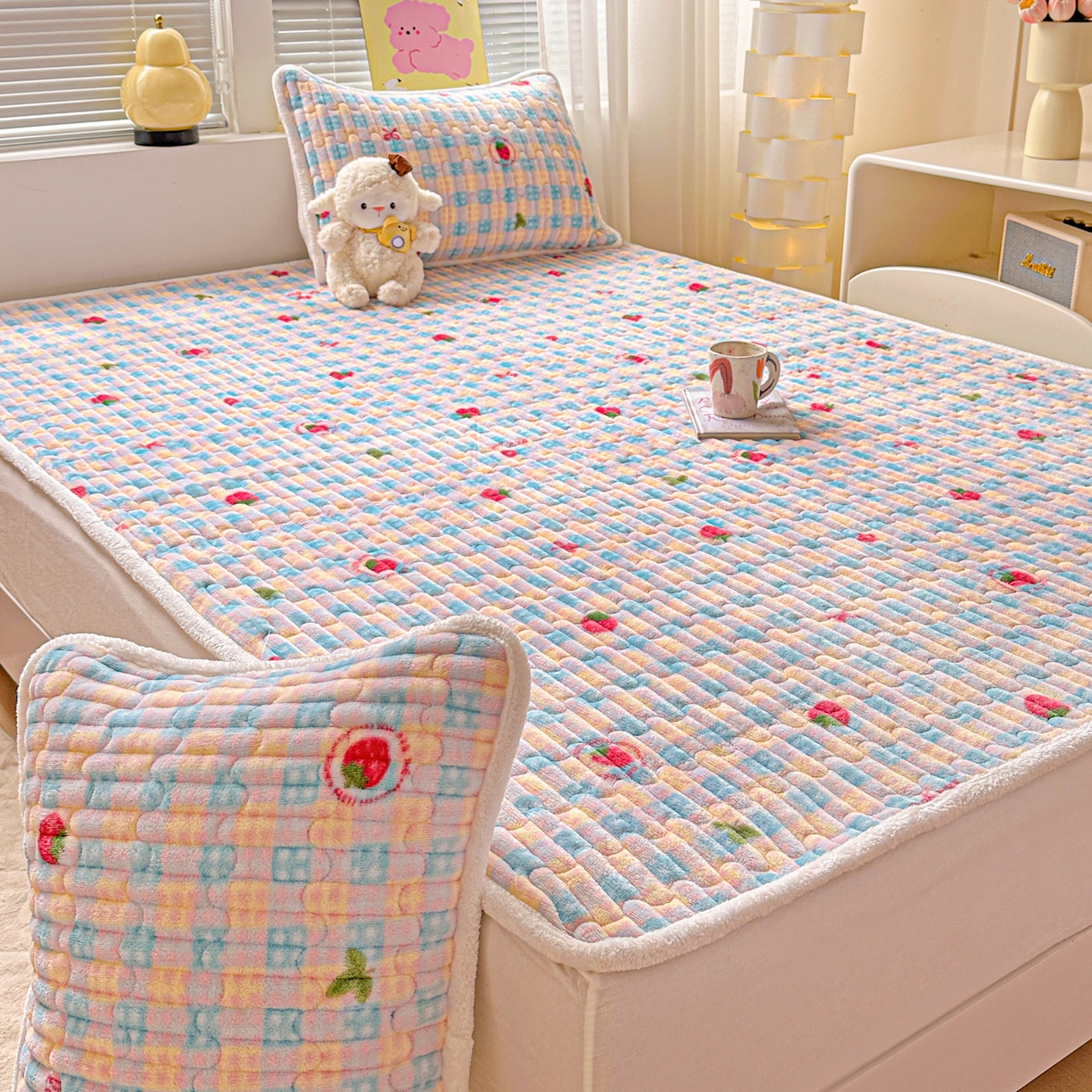 91家纺网 家纺一手货源 找家纺 水木坊 2025新款牛奶绒床垫保护垫床褥床垫子 草莓派