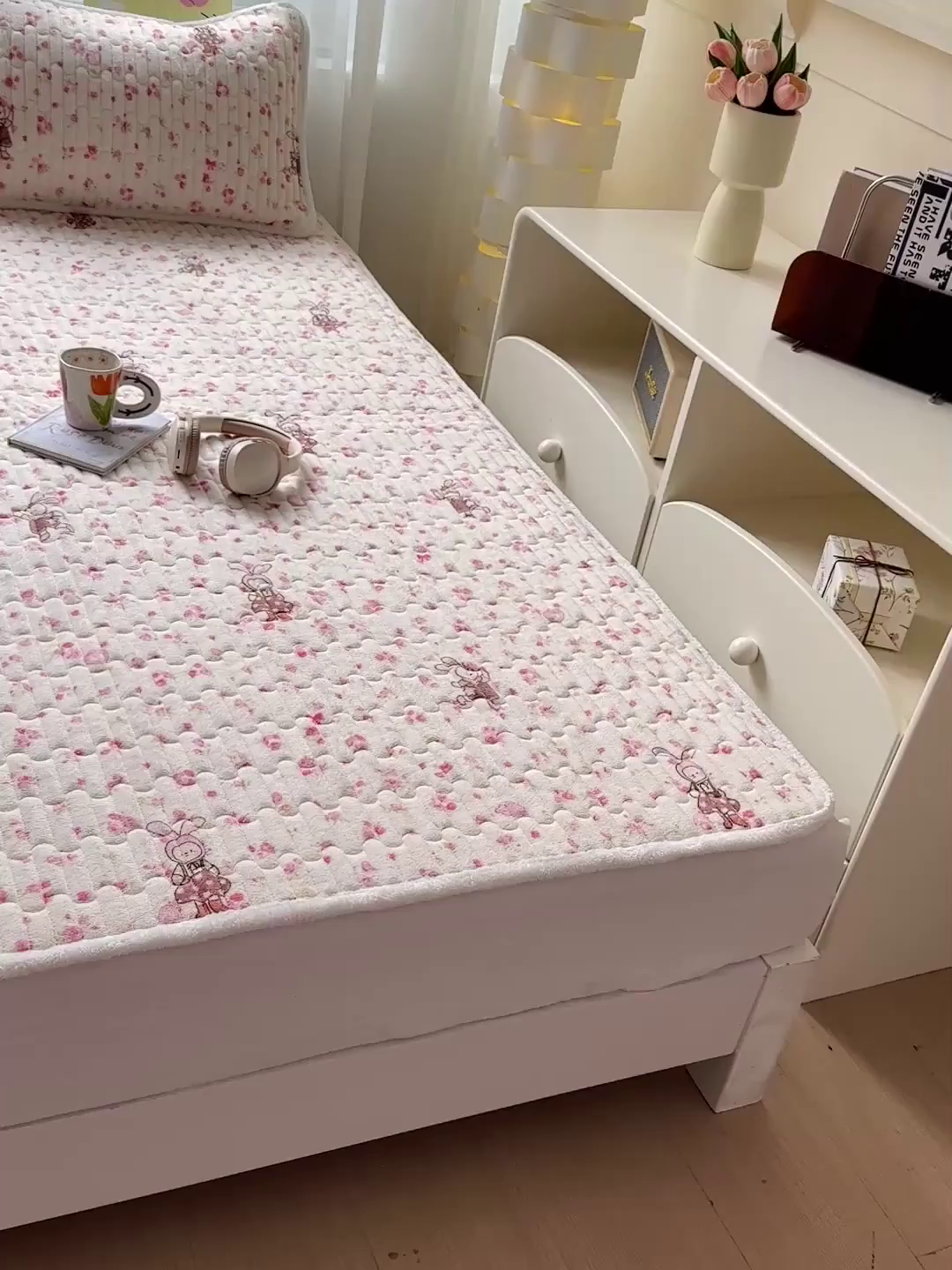 91家纺网 家纺一手货源 找家纺 水木坊 2025新款牛奶绒床垫保护垫床褥床垫子 萌宠小兔