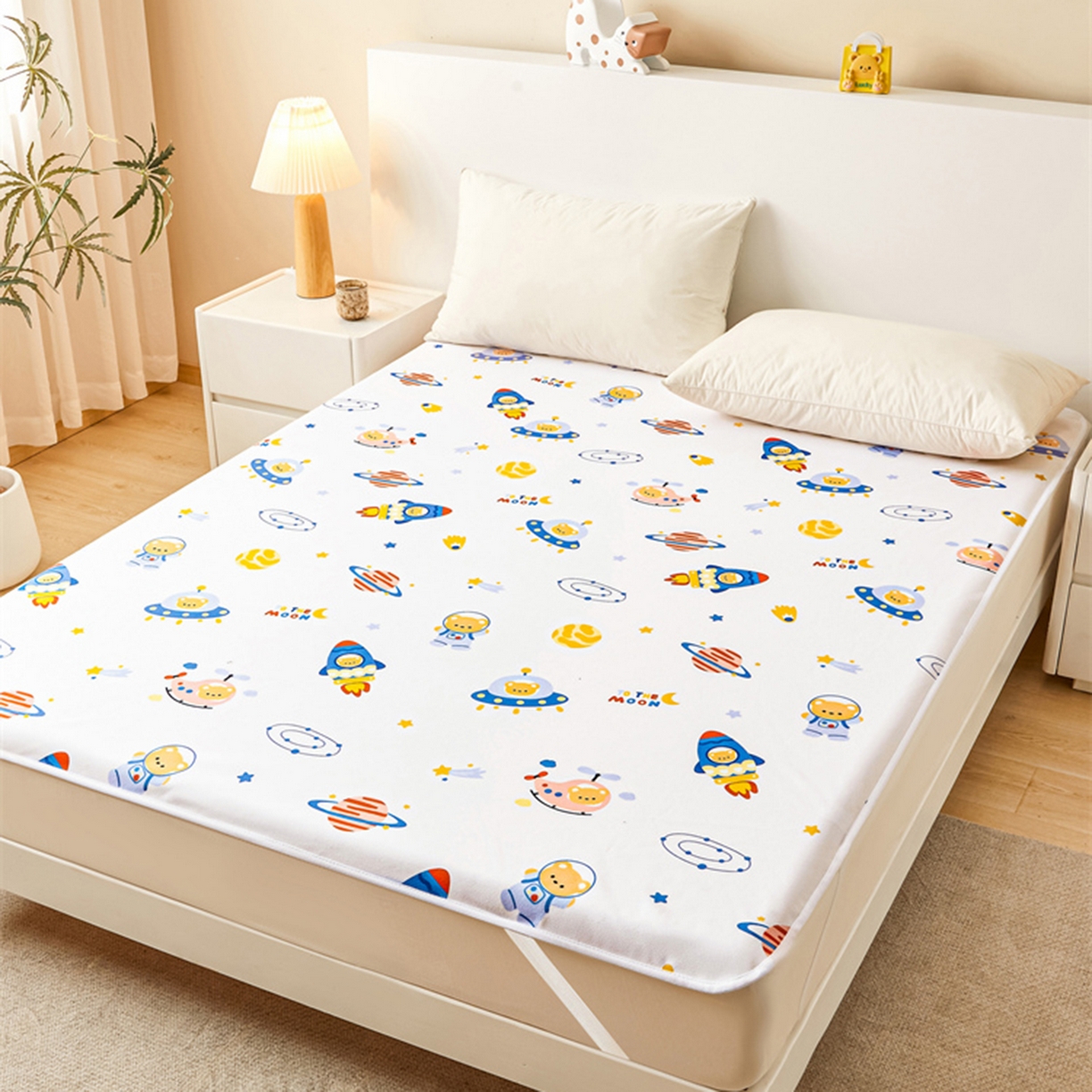 91家纺网 家纺一手货源 找家纺 雯豆家纺 2025新款防水隔尿垫子卡通成人床垫保护罩A类宝宝尿垫 防水隔尿垫-火箭飞船